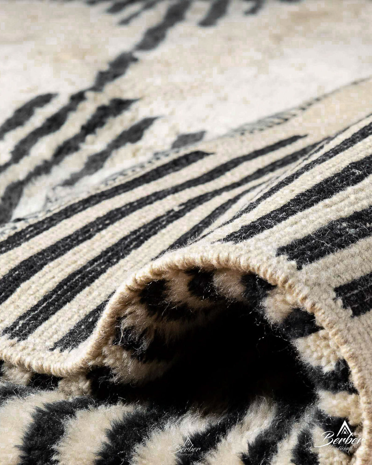 Beni Ourain Moroccan Rug 3 X 5 Ft | 90 X 150 Cm / With Tassels / Short (0.4” / 1 cm)