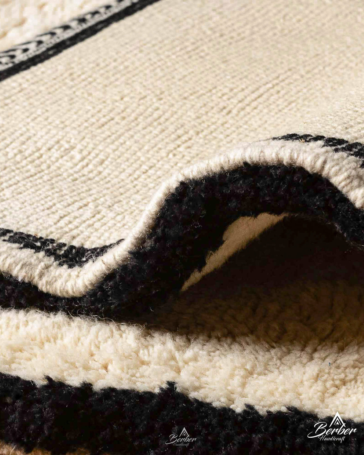 Off White Berber Runner Rug 2 X 6 Ft | 60 X 180 Cm / With Tassels / Short (0.4” / 1 cm)