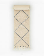 Diamond Beni Ourain Runner 2 X 6 Ft | 60 X 180 Cm / With Tassels / Short (0.4” / 1 cm)
