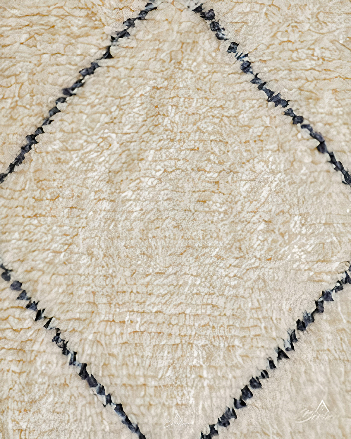 Diamond Beni Ourain Runner 2 X 6 Ft | 60 X 180 Cm / With Tassels / Short (0.4” / 1 cm)