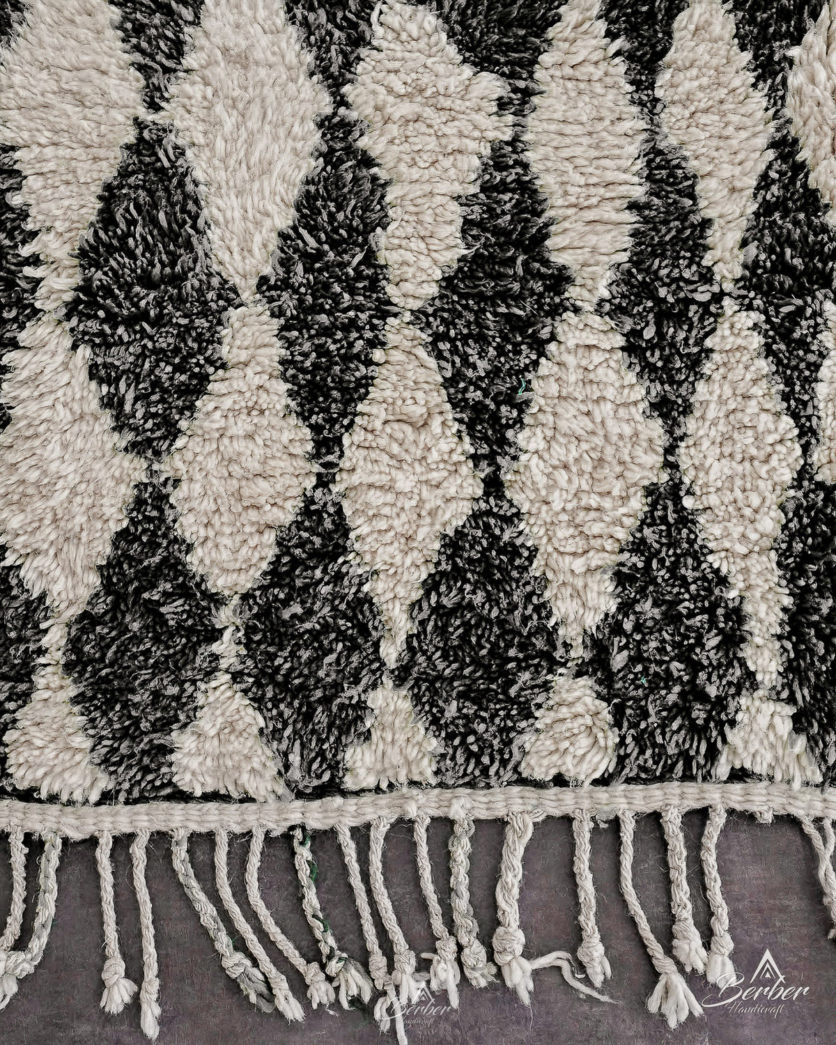 Black And White Checkered Rug 3 X 5 Ft | 90 X 150 Cm / With Tassels / Short (0.4” / 1 cm)