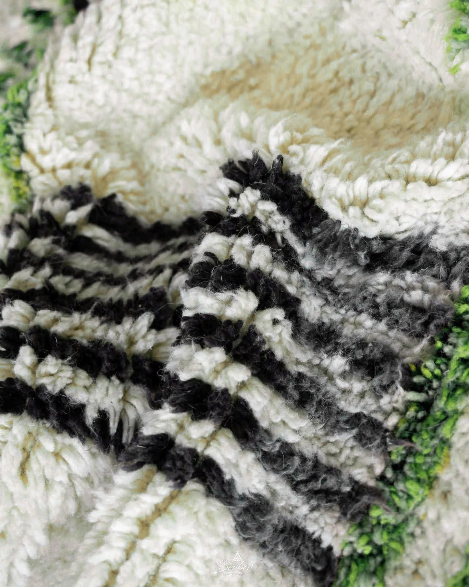 Bohemian Green Rug 3 X 5 Ft | 90 X 150 Cm / With Tassels / Short (0.4” / 1 cm)