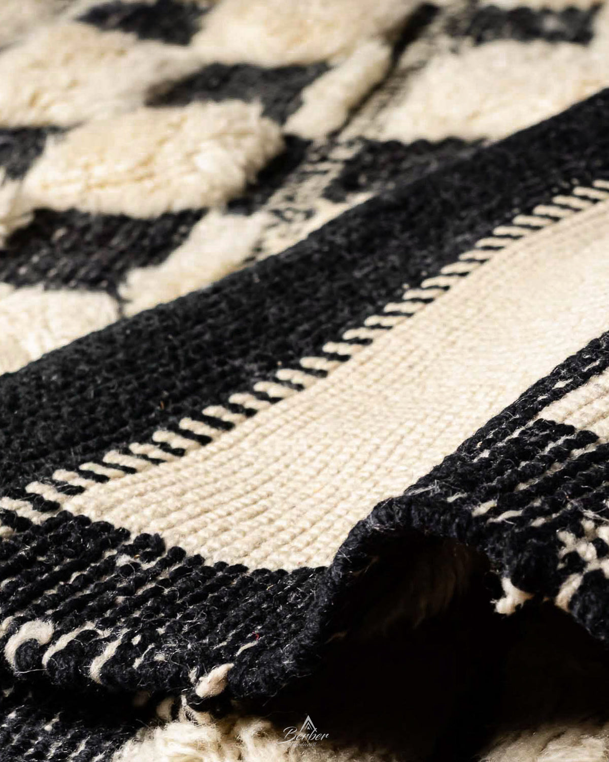 Checkered Wool Rug 3 X 5 Ft | 90 X 150 Cm / With Tassels / Short (0.4” / 1 cm)
