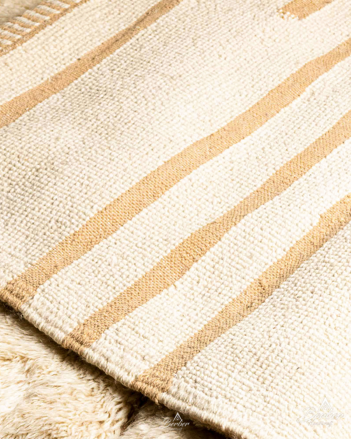 Handwoven Area Rug 3 X 5 Ft | 90 X 150 Cm / With Tassels / Short (0.4” / 1 cm)