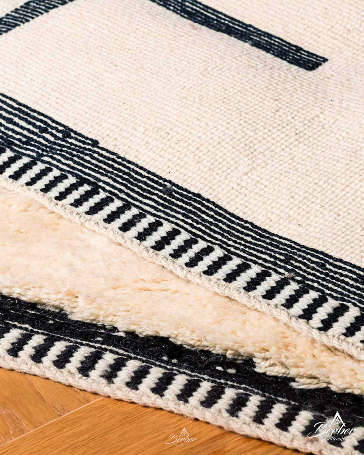 Contemporary Black and White Carpet 3 X 5 Ft | 90 X 150 Cm / With Tassels / Short (0.4” / 1 cm)