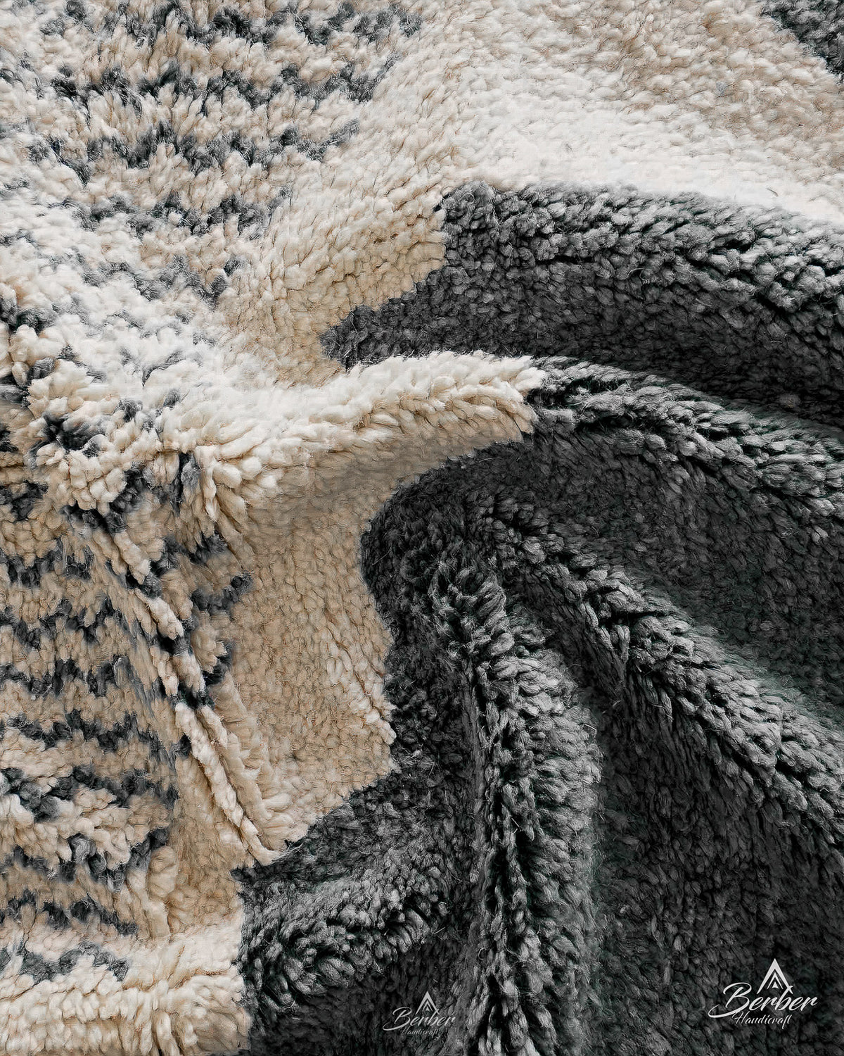 Black and White Moroccan Rug 3 X 5 Ft | 90 X 150 Cm / With Tassels / Short (0.4” / 1 cm)