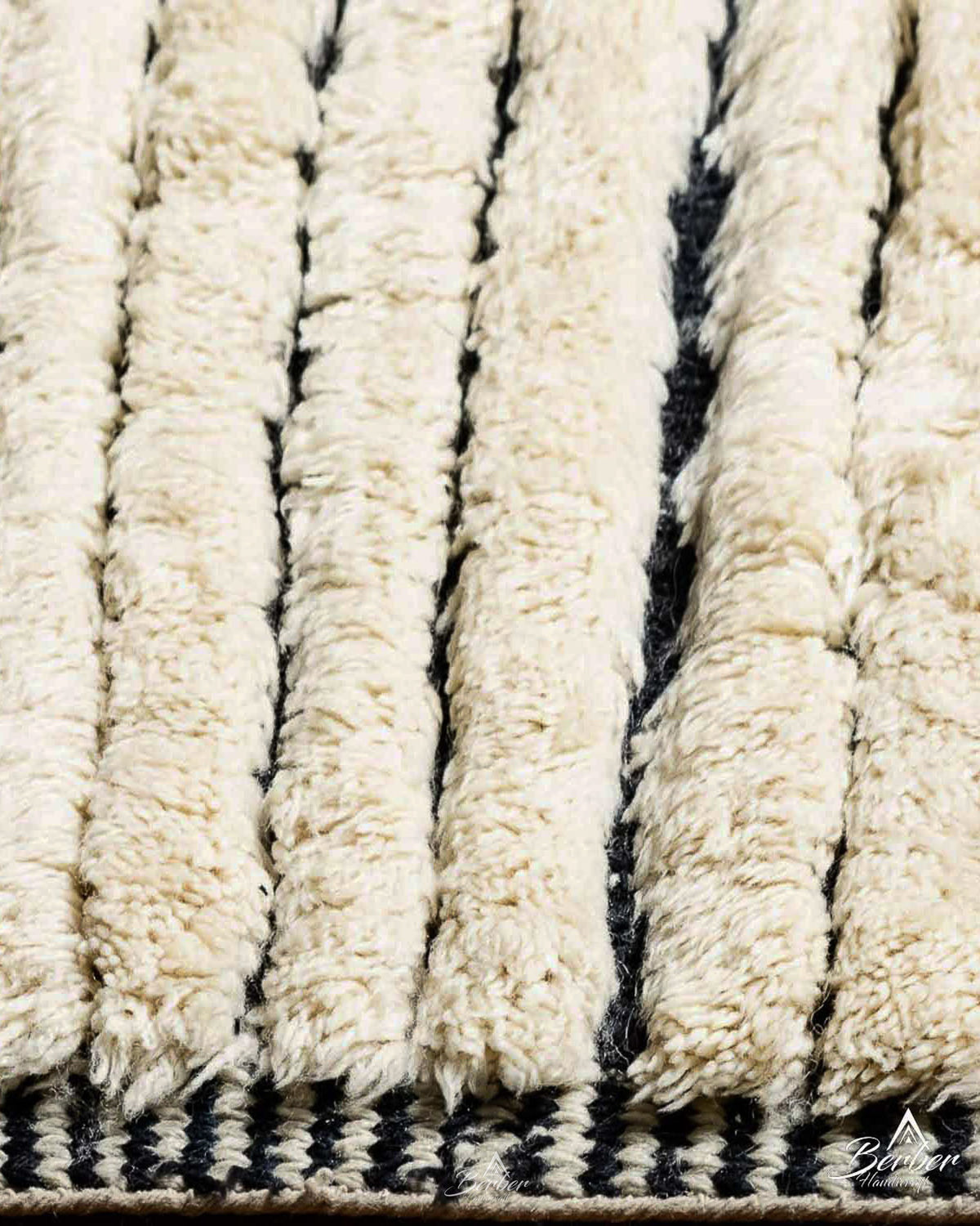 Minimalist Beni Ourain Rug 3 X 5 Ft | 90 X 150 Cm / With Tassels / Short (0.4” / 1 cm)