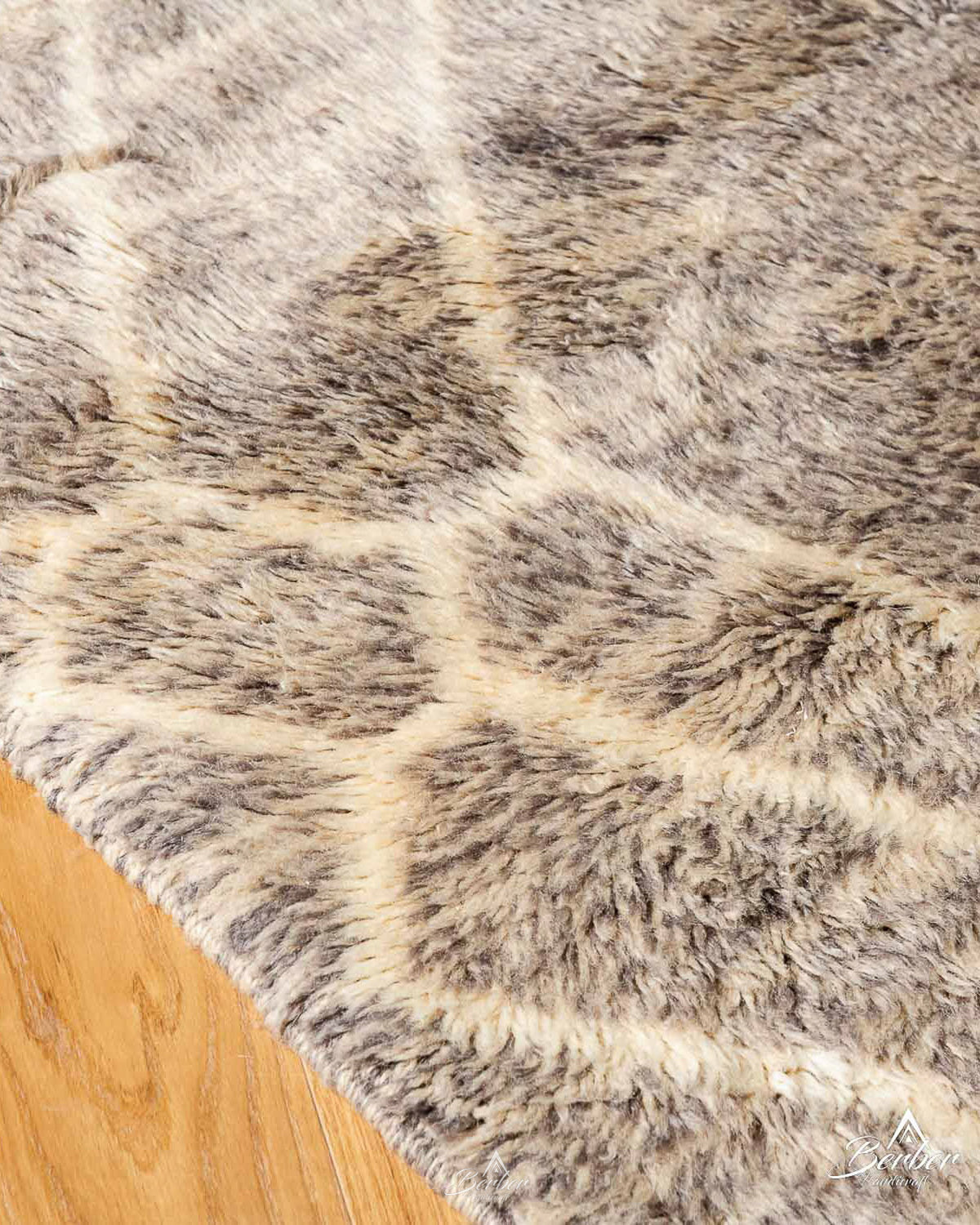 Glow Valley Rug 3 X 5 Ft | 90 X 150 Cm / With Tassels / Short (0.4” / 1 cm)