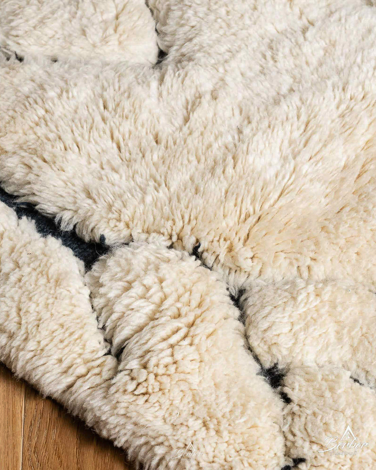 Moroccan Wool Runner 2 X 6 Ft | 60 X 180 Cm / With Tassels / Short (0.4” / 1 cm)