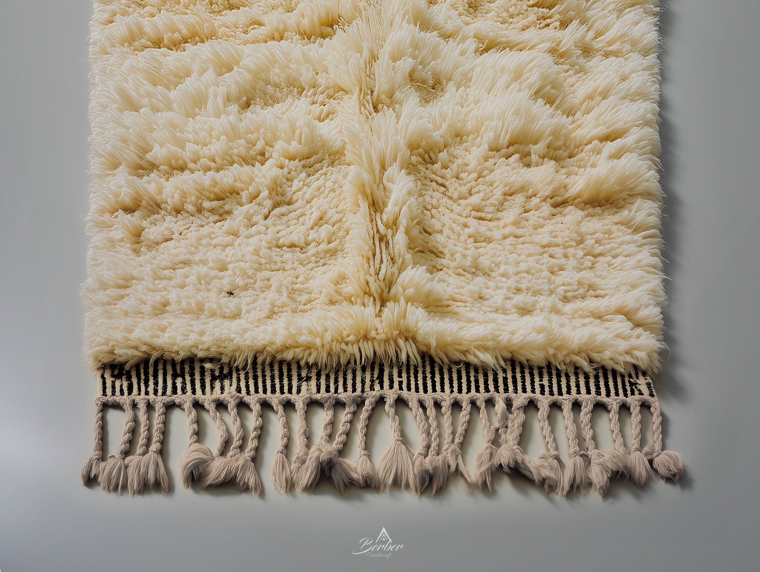 A-rug-With-tassels-1_eadeb7c8-50d2-4cce-b531-76c79e703851.jpg