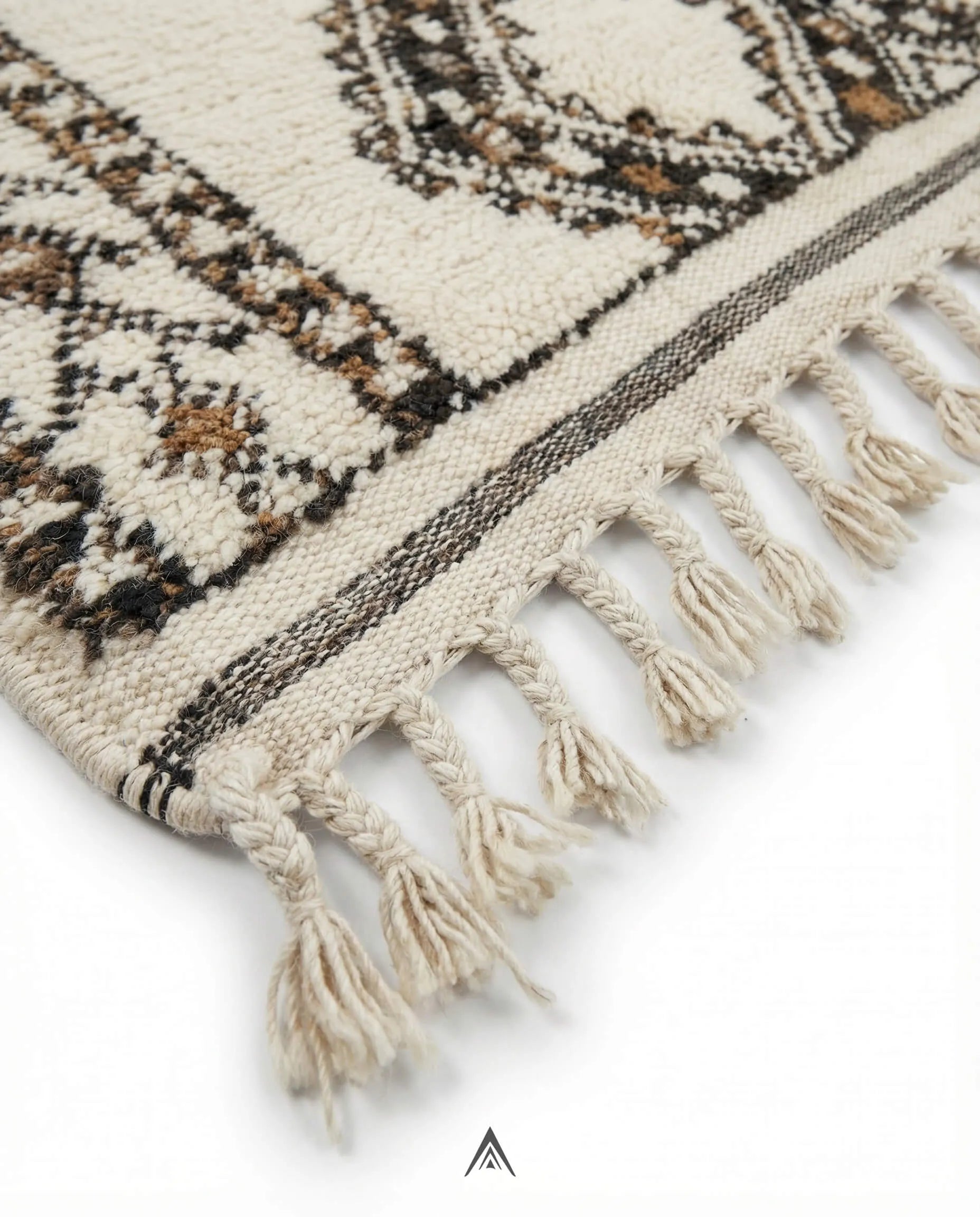 Antique Berber Rug 5.7x9 ft — 175x275 cm-Berber Handicraft