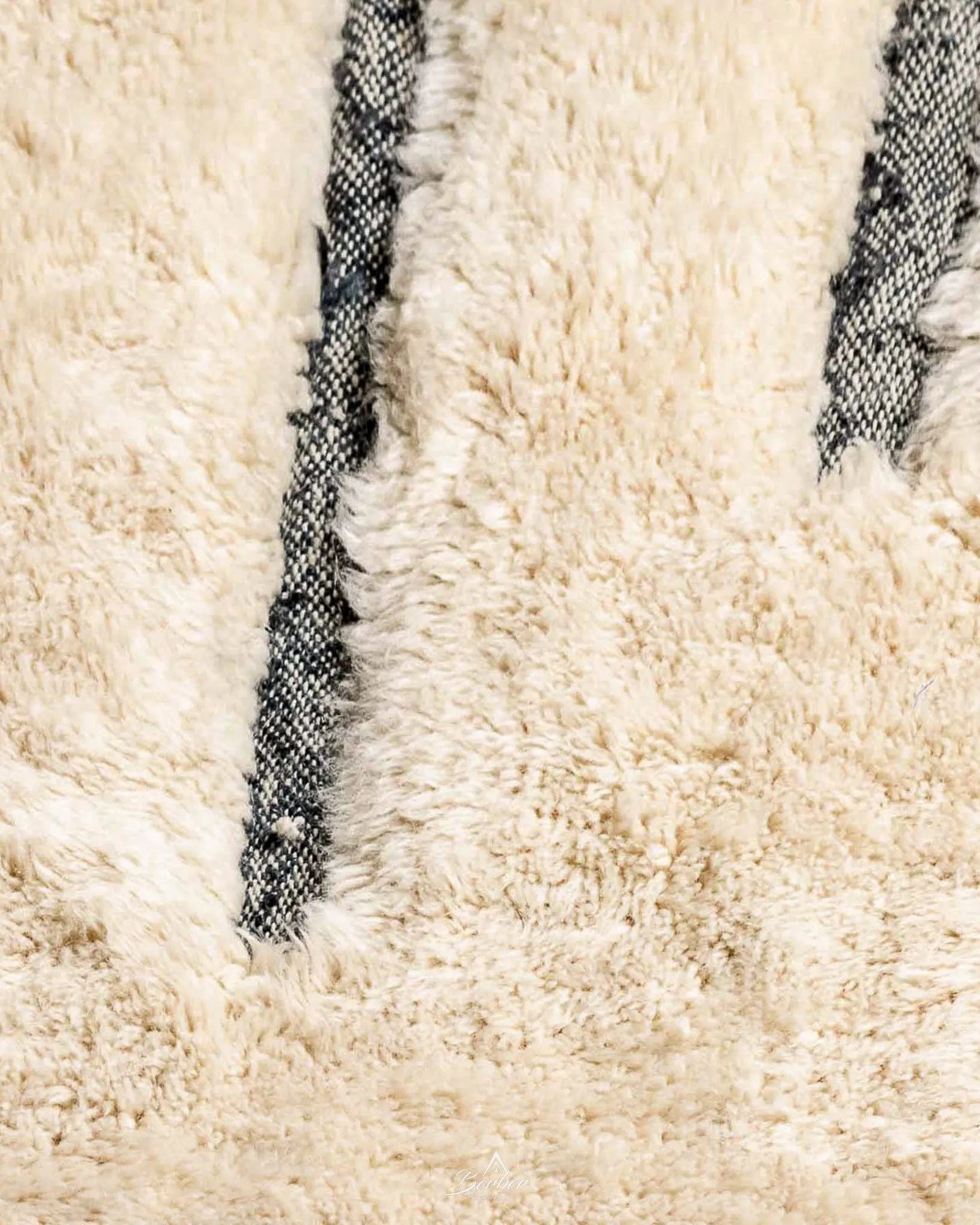 Beige Moroccan Wool Rug 3 X 5 Ft | 90 X 150 Cm / With Tassels / Short (0.4” / 1 cm)