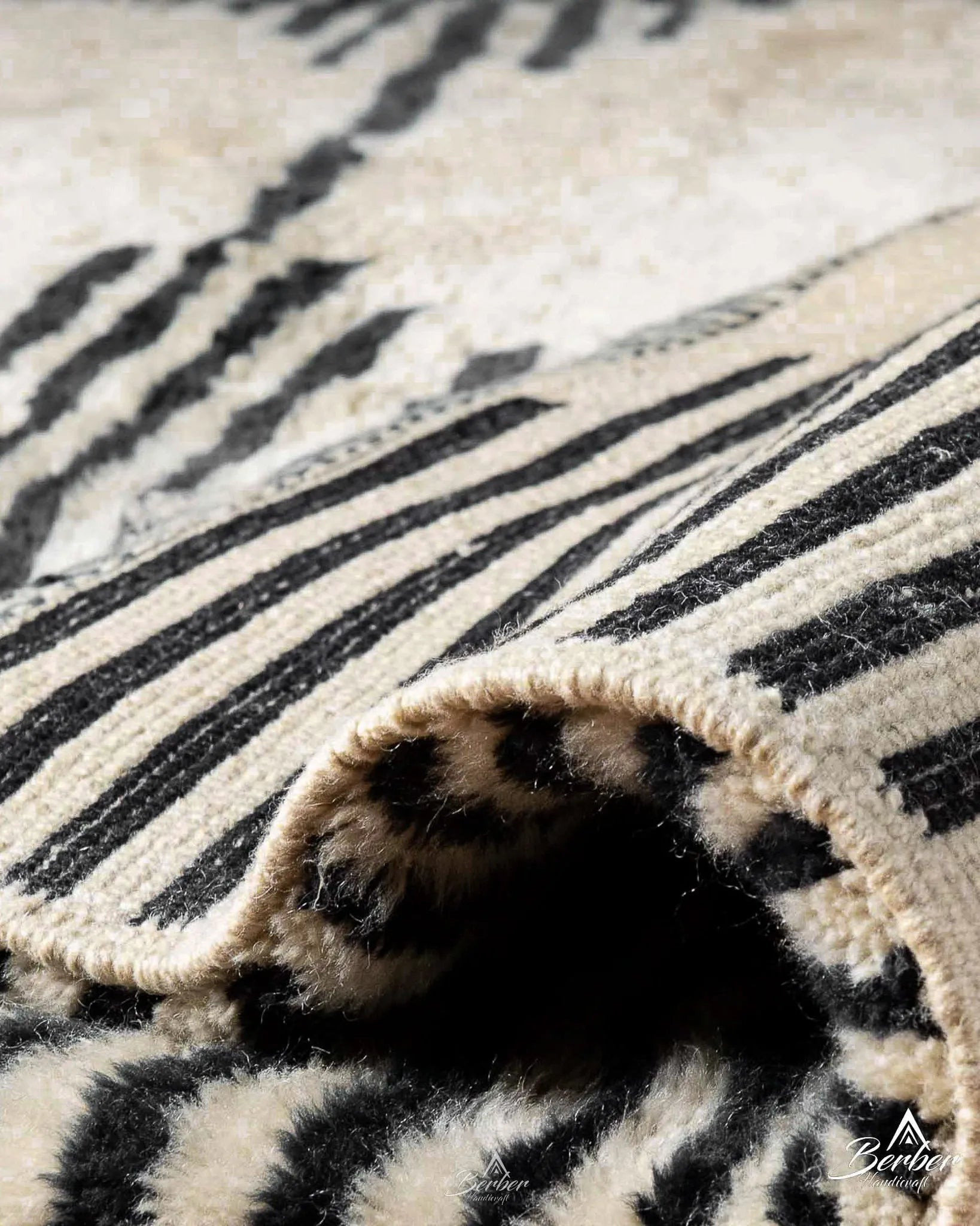 Beni Ourain Moroccan Rug 3 X 5 Ft | 90 X 150 Cm / With Tassels / Short (0.4” / 1 cm)