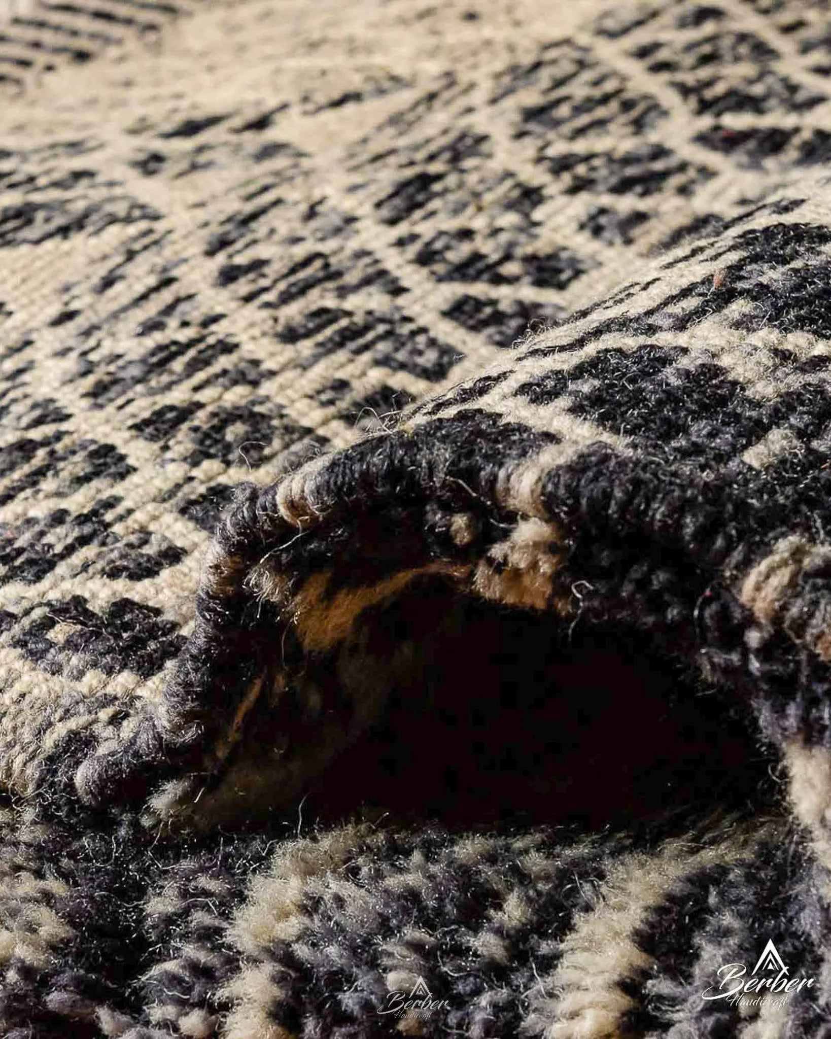Black Beni Rug 3 X 5 Ft | 90 X 150 Cm / With Tassels / Short (0.4” / 1 cm)