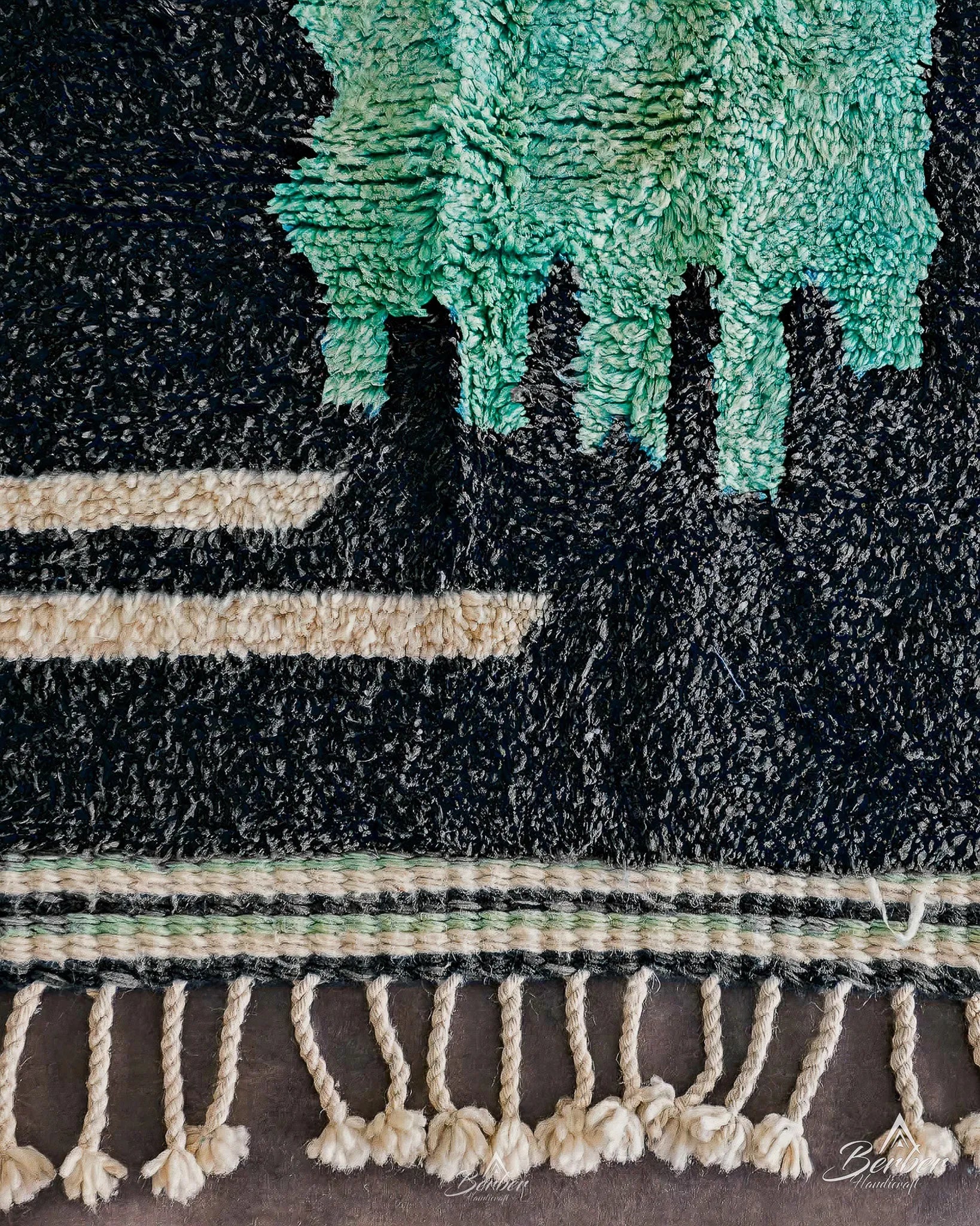 Black Living Room Rug 3 X 5 Ft | 90 X 150 Cm / With Tassels / Short (0.4” / 1 cm)