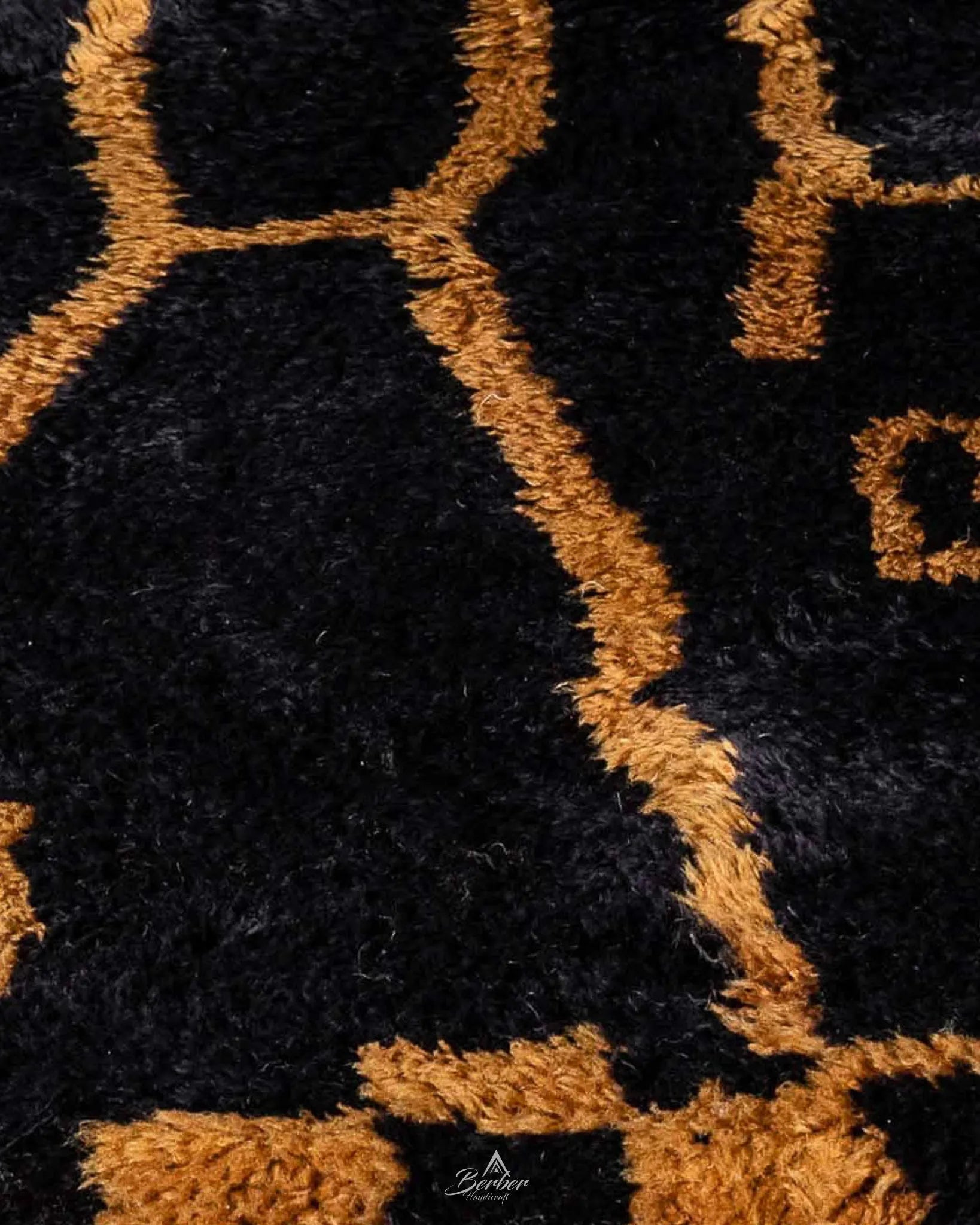Black Wool Area Rug 3 X 5 Ft | 90 X 150 Cm / With Tassels / Short (0.4” / 1 cm)