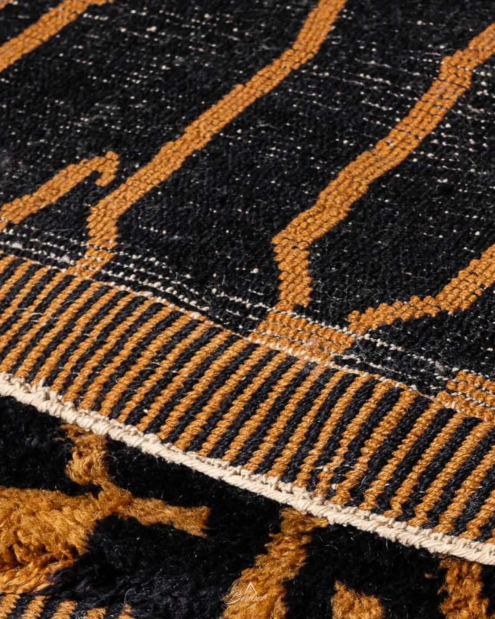 Black Wool Area Rug 3 X 5 Ft | 90 X 150 Cm / With Tassels / Short (0.4” / 1 cm)