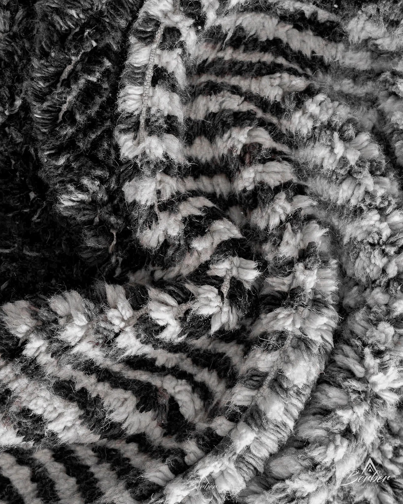 Black and Gray Berber Rug 3 X 5 Ft | 90 X 150 Cm / With Tassels / Short (0.4” / 1 cm)
