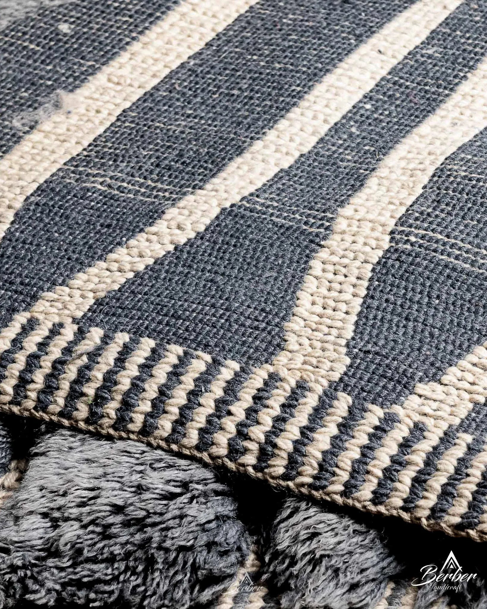 Bold Beni Ourain Rug 3 X 5 Ft | 90 X 150 Cm / With Tassels / Short (0.4” / 1 cm)