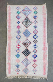 White and pink Boucherouite rug-Berber Handicraft