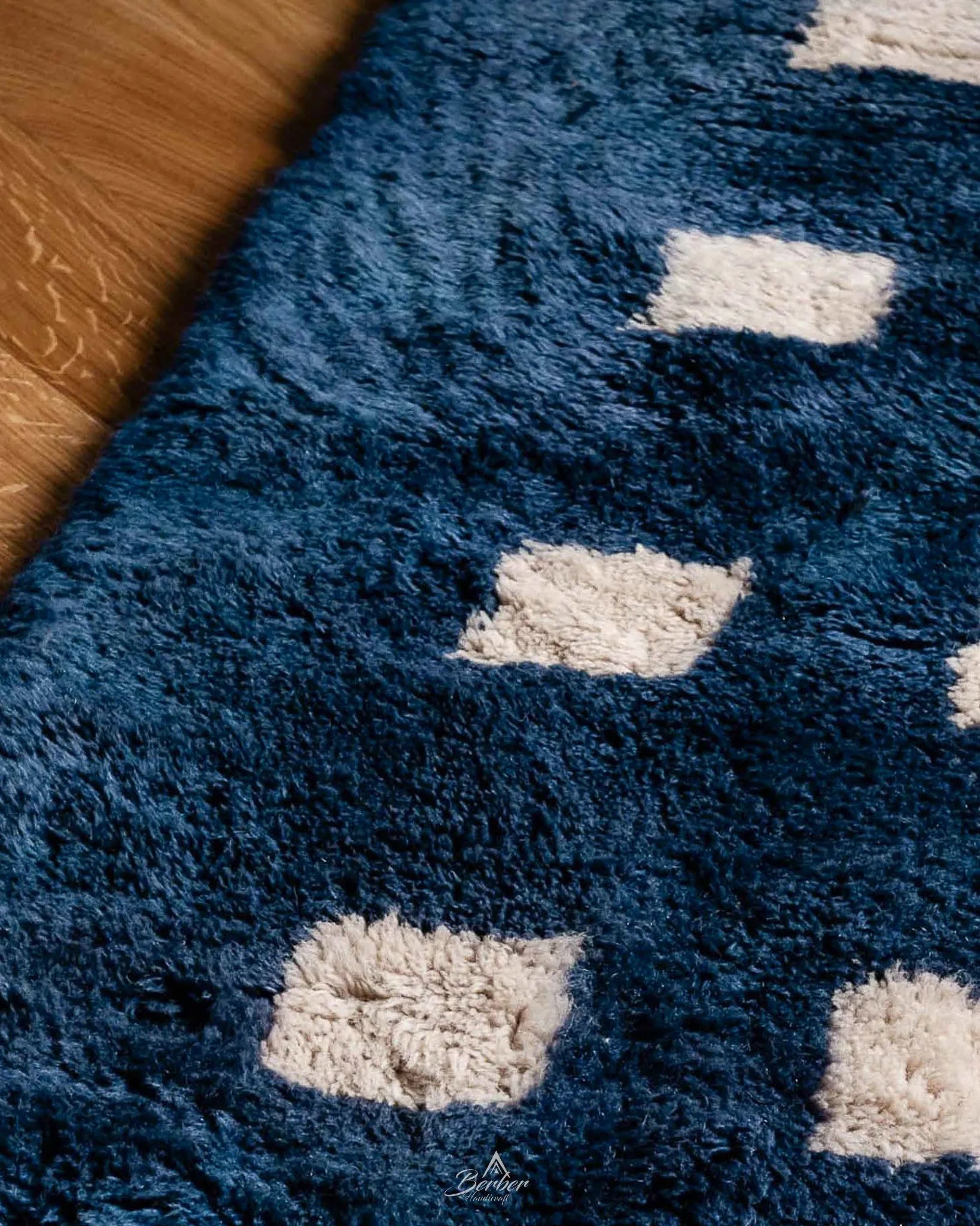 Checkered Runner 2 X 6 Ft | 60 X 180 Cm / With Tassels / Short (0.4” / 1 cm)