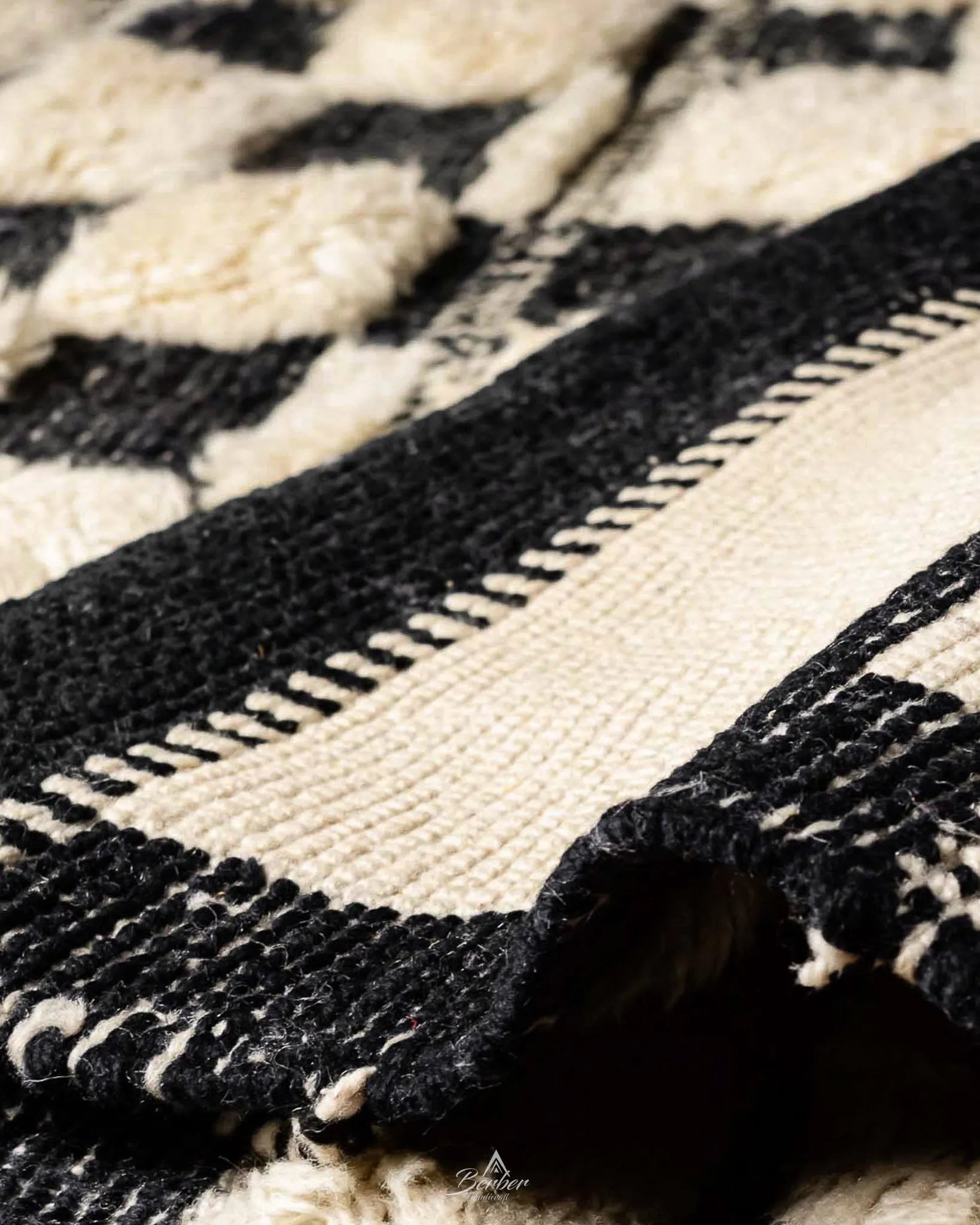 Checkered Wool Rug 3 X 5 Ft | 90 X 150 Cm / With Tassels / Short (0.4” / 1 cm)
