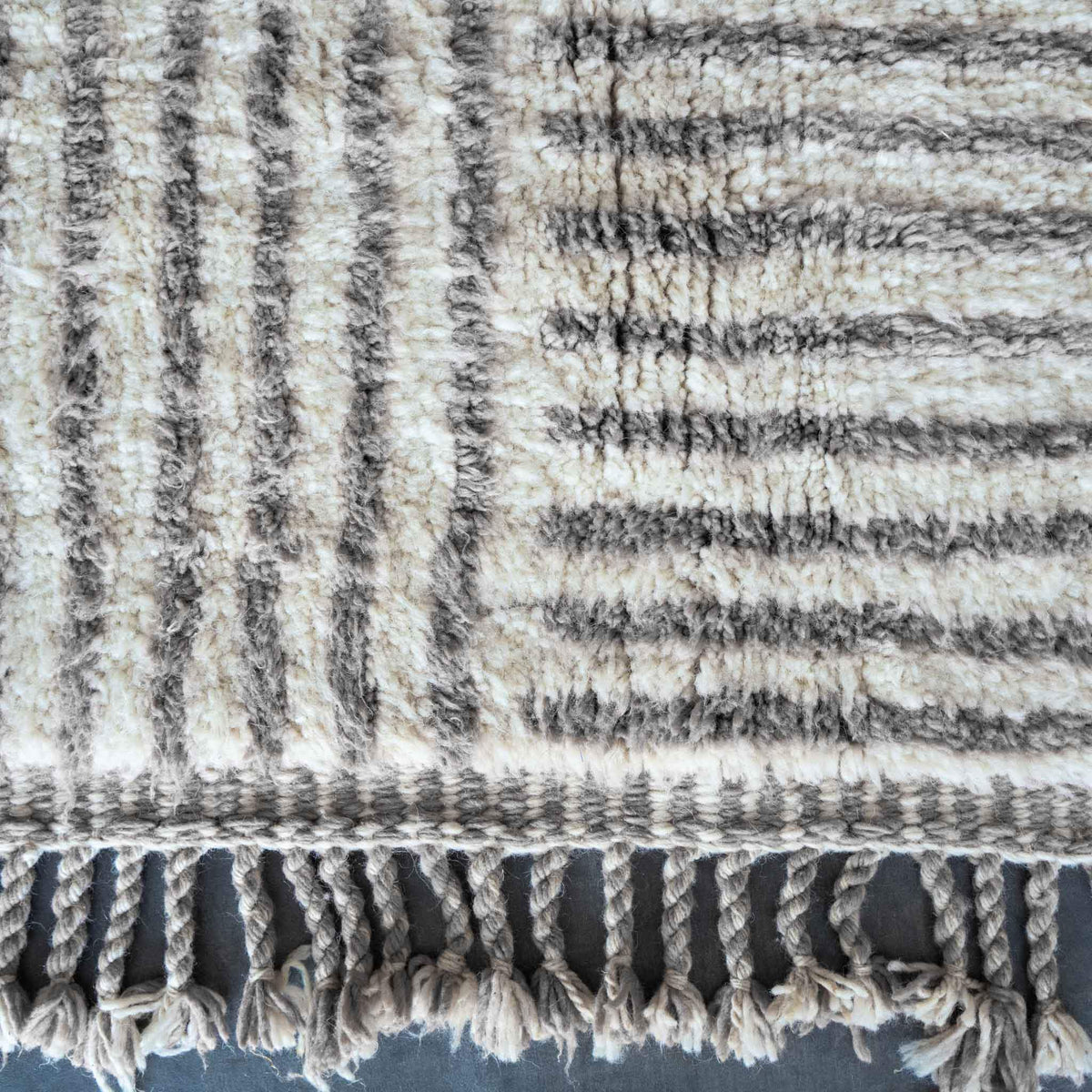 Striped Grey Moroccan rug - Berber Handicraft