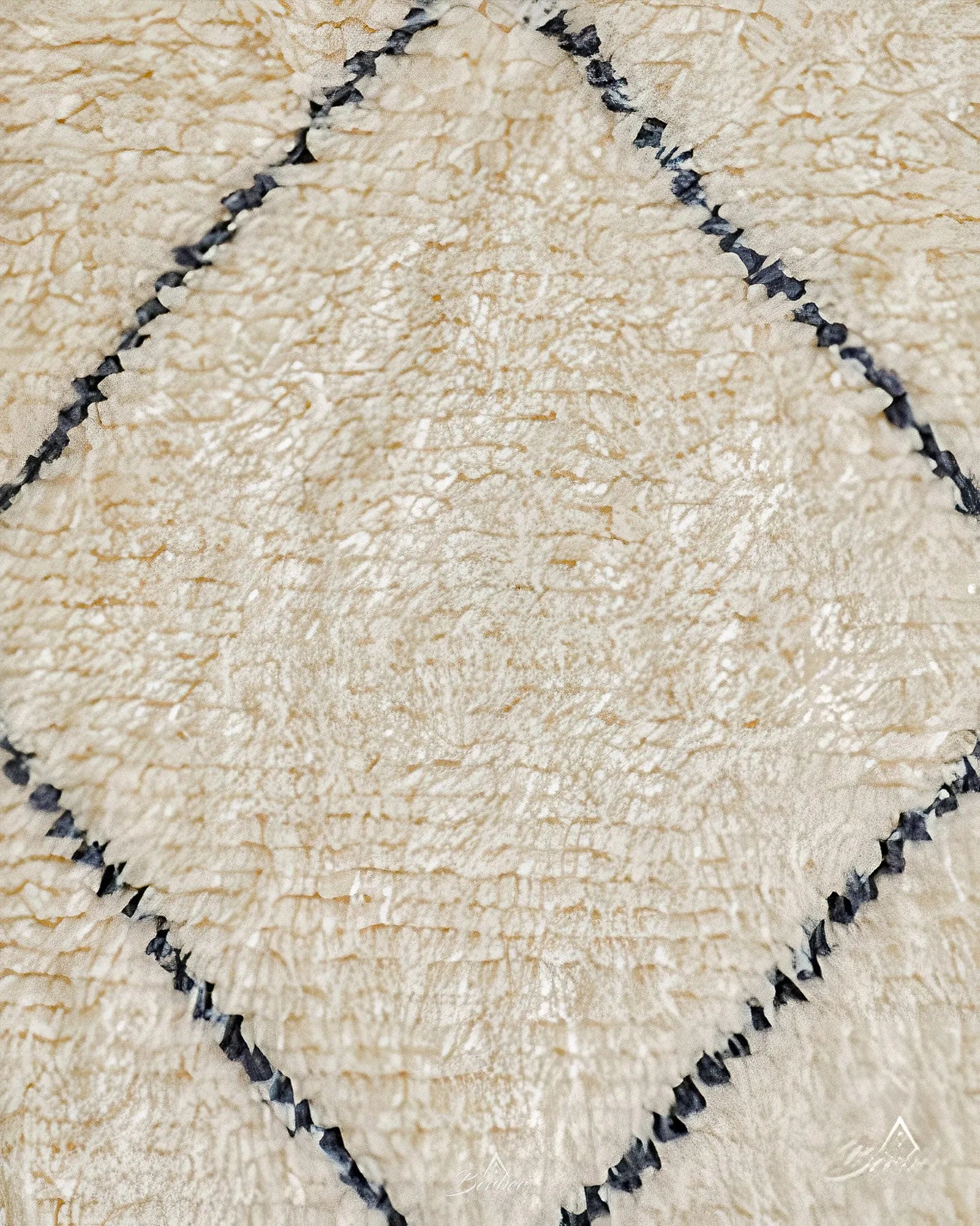 Diamond Beni Ourain Runner 2 X 6 Ft | 60 X 180 Cm / With Tassels / Short (0.4” / 1 cm)