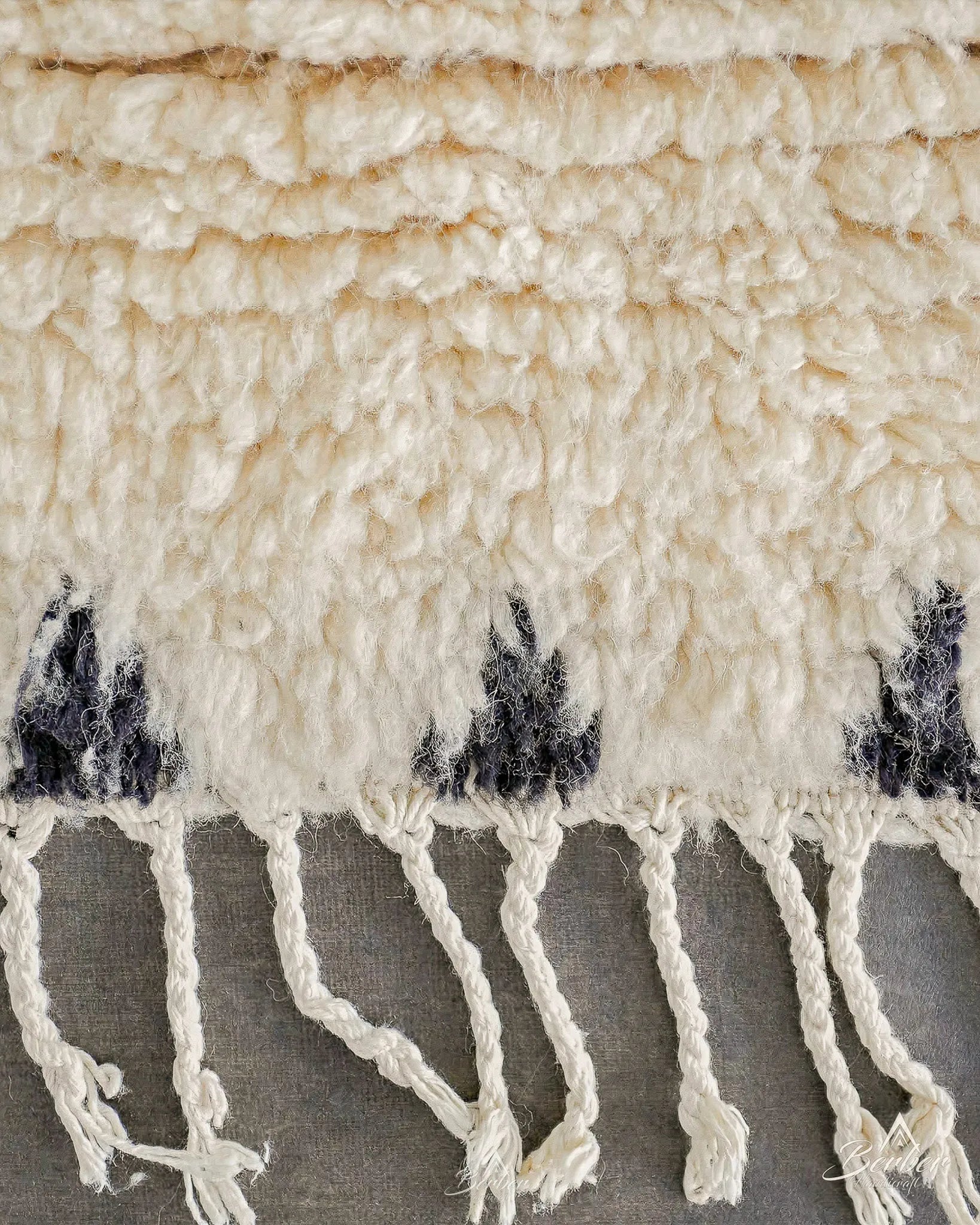 Diamond Beni Ourain Runner 2 X 6 Ft | 60 X 180 Cm / With Tassels / Short (0.4” / 1 cm)