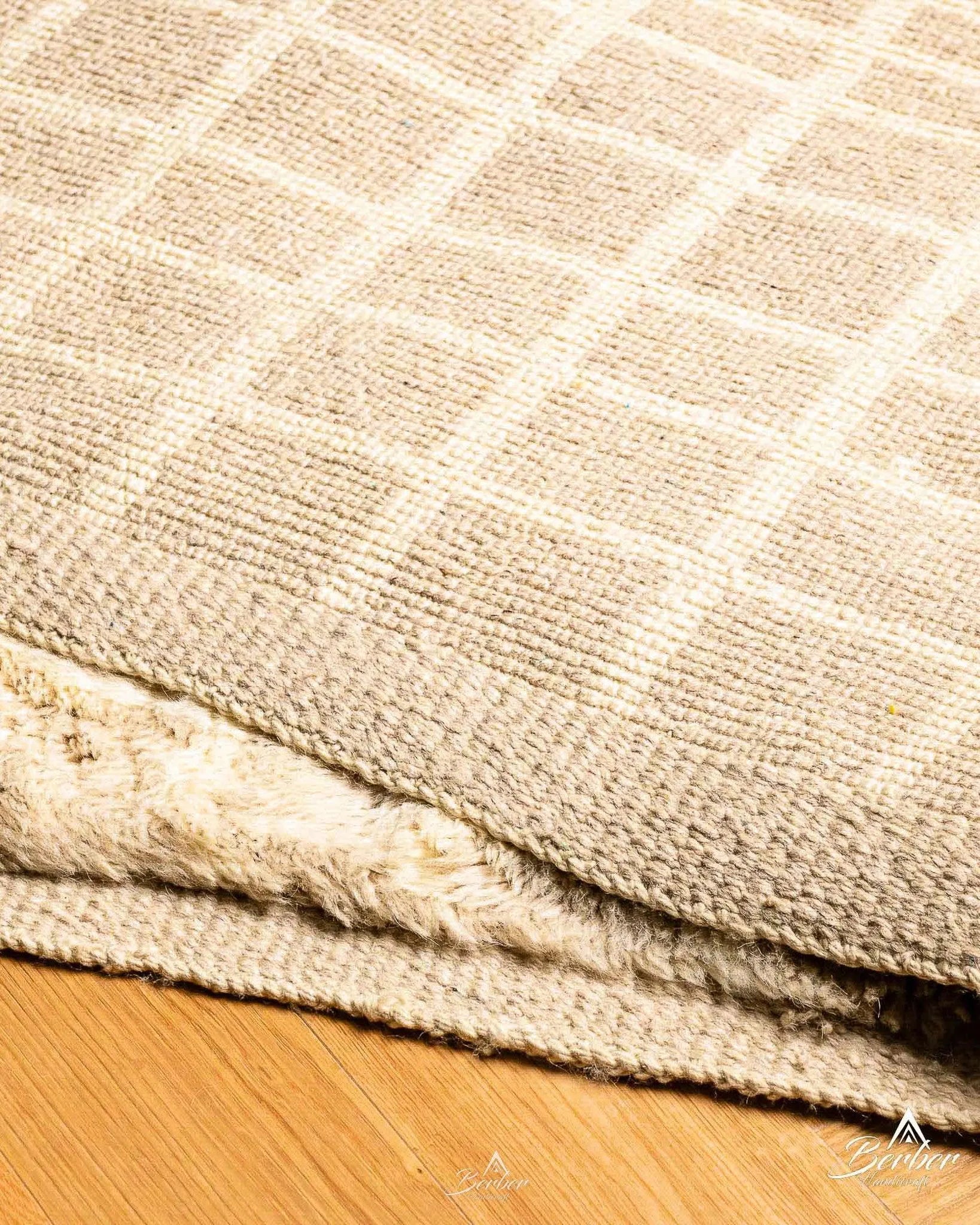 Fluffy Beni Ourain Rug 3 X 5 Ft | 90 X 150 Cm / With Tassels / Short (0.4” / 1 cm)
