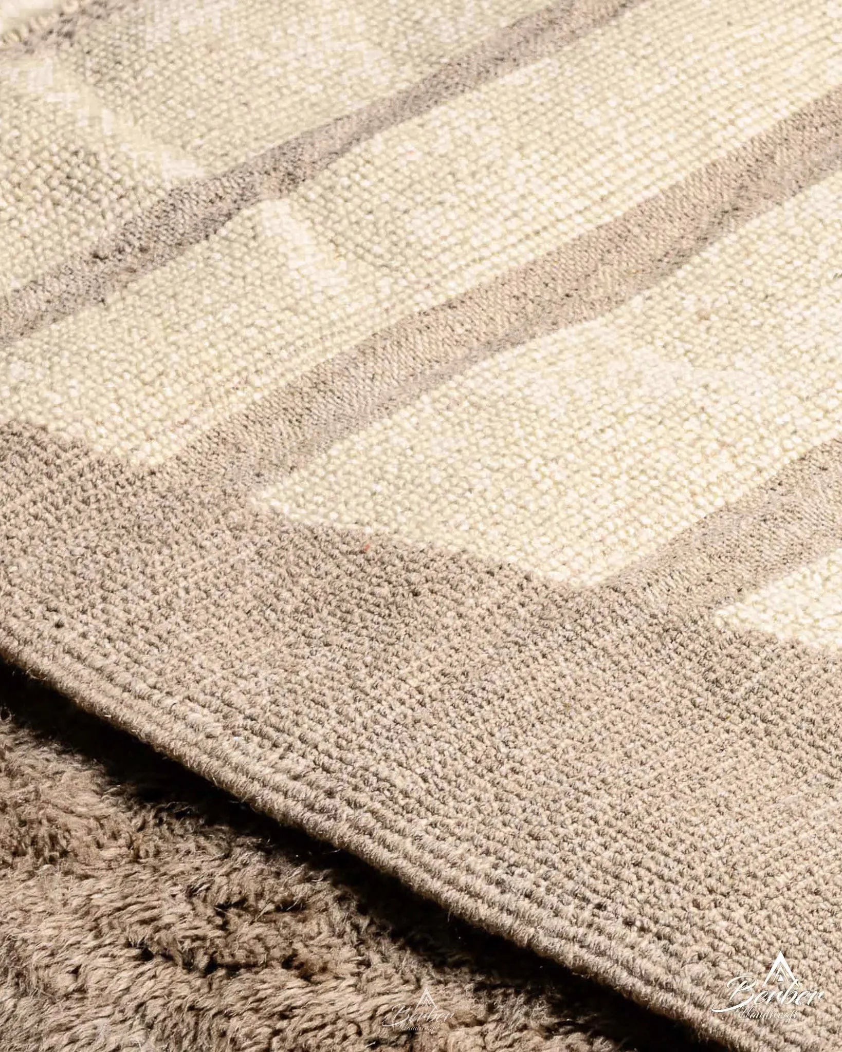 Handmade Beni Ourain Rug 3 X 5 Ft | 90 X 150 Cm / With Tassels / Short (0.4” / 1 cm)