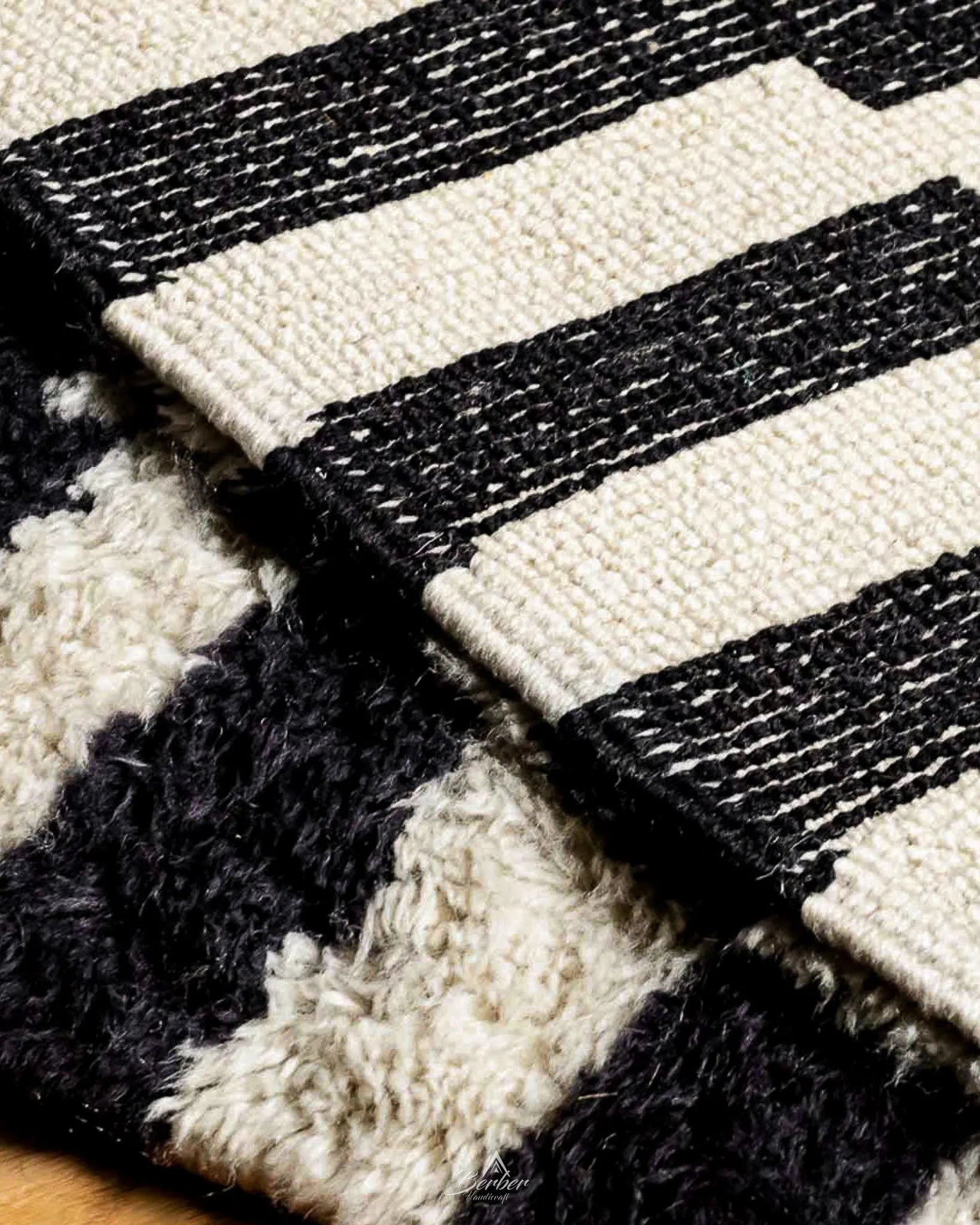 Handmade Checkered Runner 2 X 6 Ft | 60 X 180 Cm / With Tassels / Short (0.4” / 1 cm)