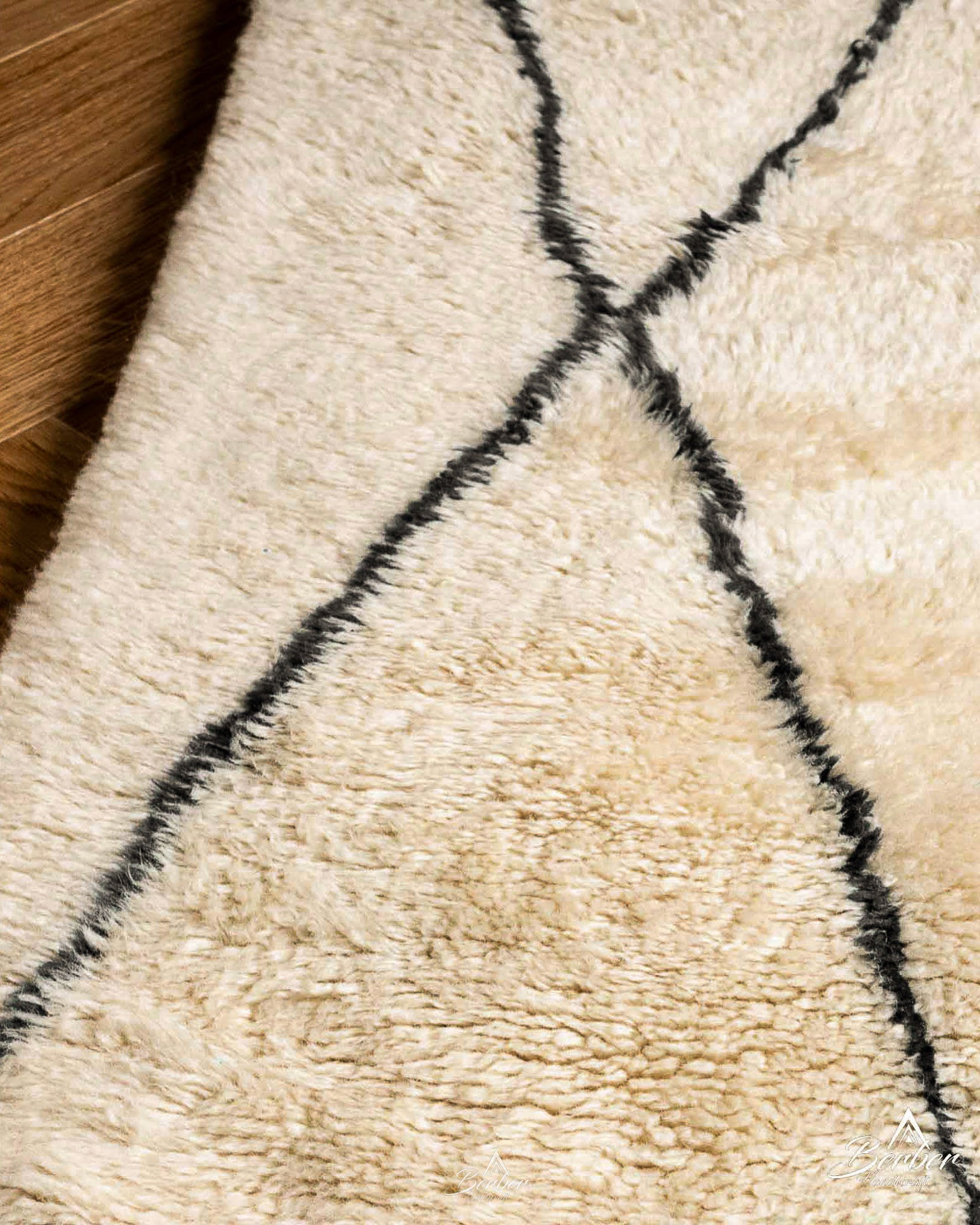 Handmade Runner Rug 2 X 6 Ft | 60 X 180 Cm / With Tassels / Short (0.4” / 1 cm)