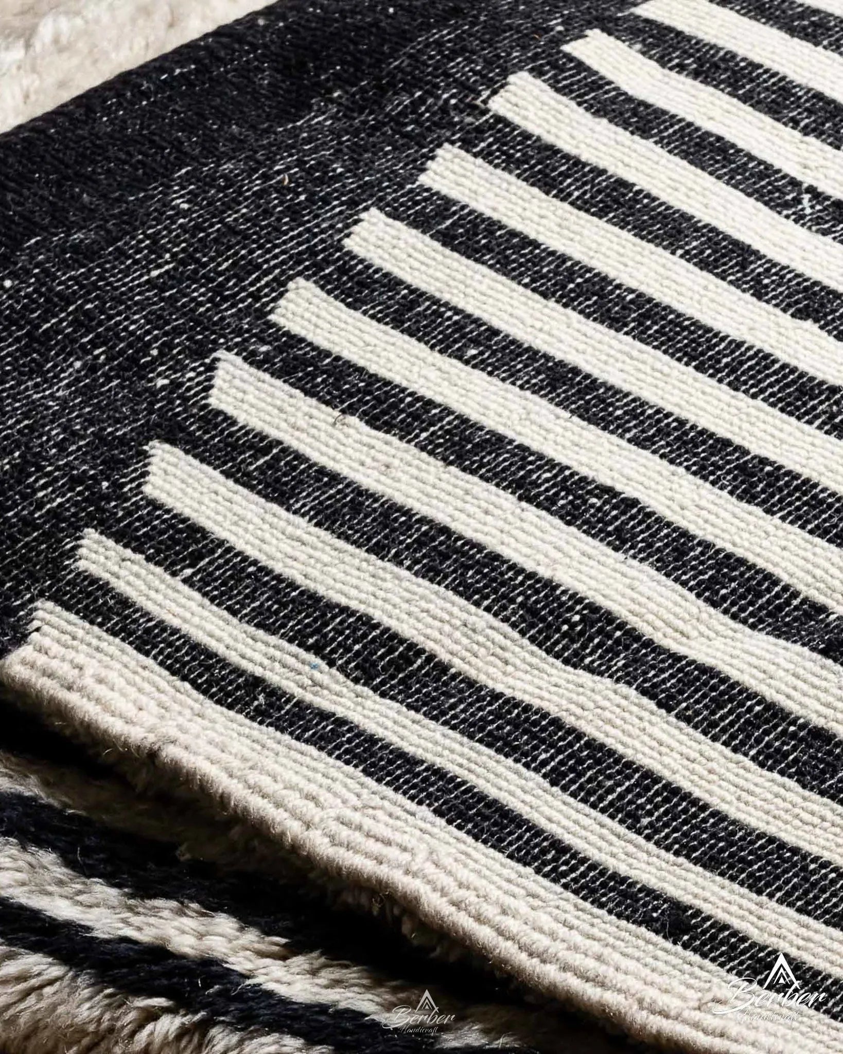 Handwoven Rug 3 X 5 Ft | 90 X 150 Cm / With Tassels / Short (0.4” / 1 cm)