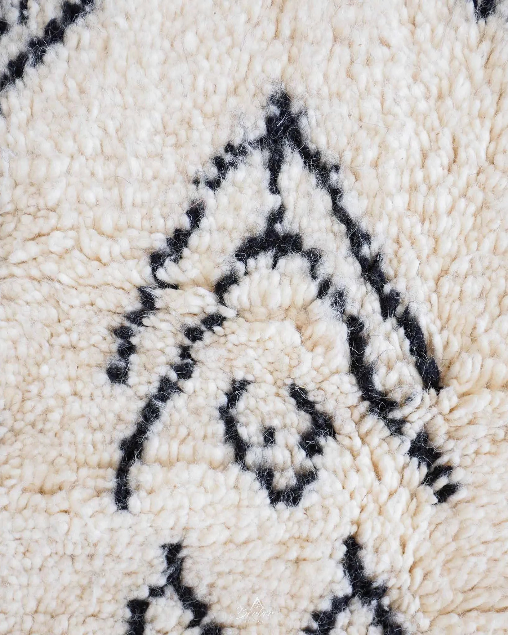 Minimalist Area Rug-Berber Handicraft