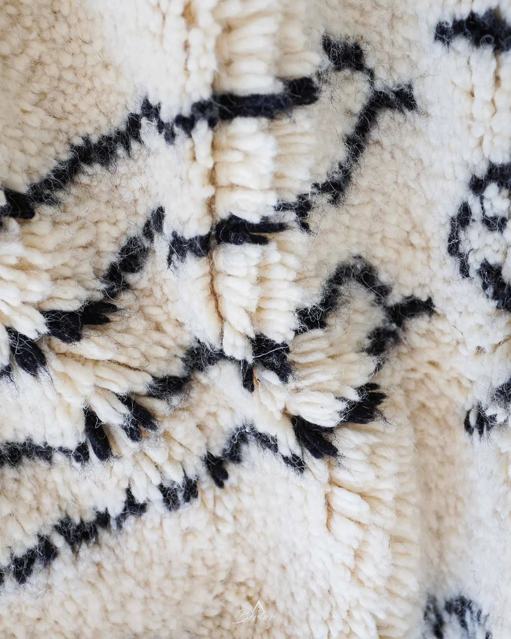 Minimalist Area Rug-Berber Handicraft