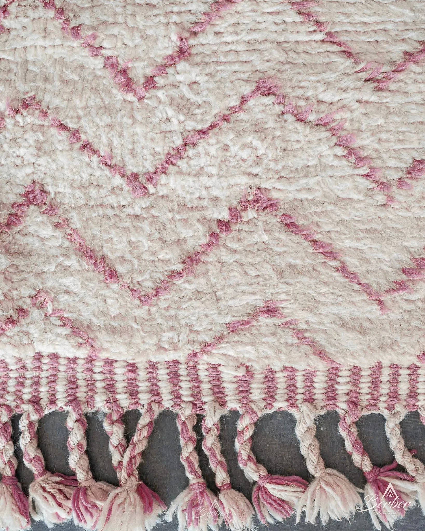 Minimalist Pink Rug 3 X 5 Ft | 90 X 150 Cm / With Tassels / Short (0.4” / 1 cm)