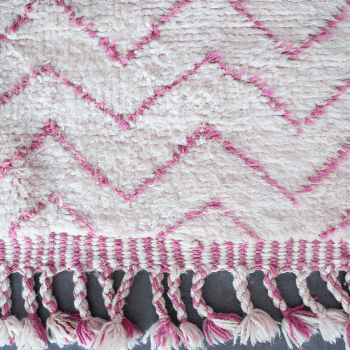 Minimalist Pink Rug - Berber Handicraft