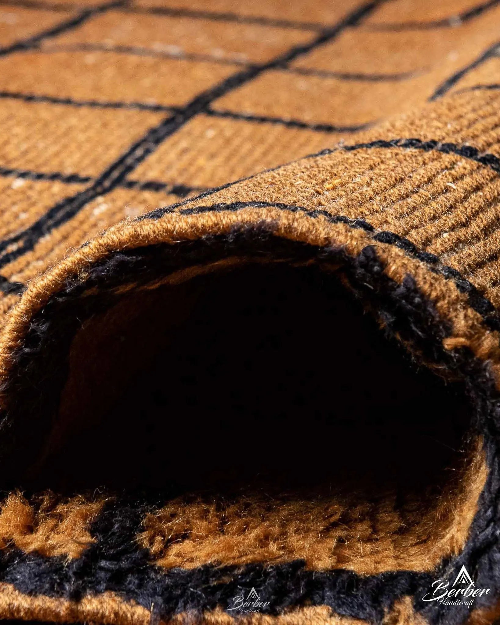 Modern Black and Brown Area Rug 3 X 5 Ft | 90 X 150 Cm / With Tassels / Short (0.4” / 1 cm)