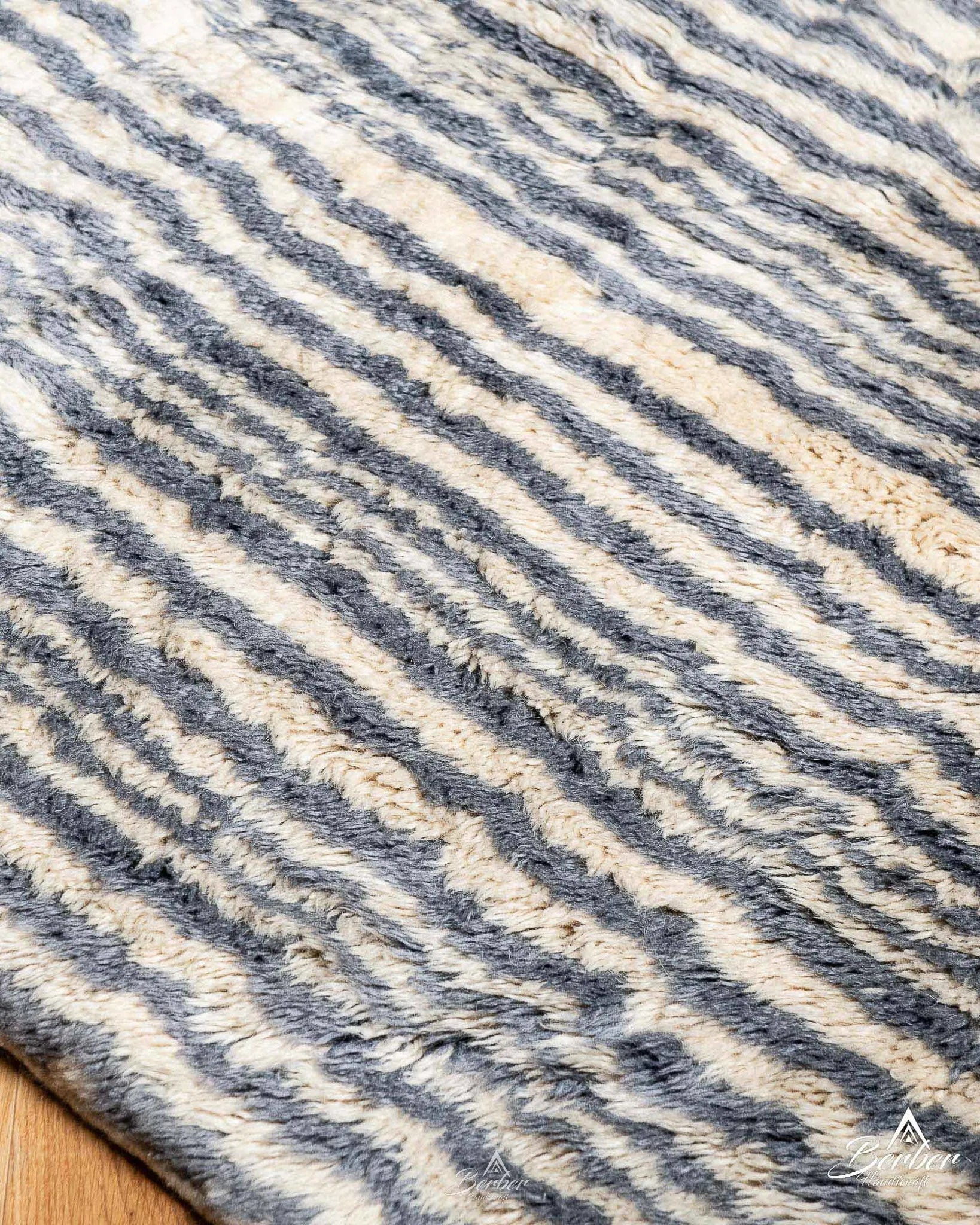 Moroccan Minimalist Rug 3 X 5 Ft | 90 X 150 Cm / With Tassels / Short (0.4” / 1 cm)