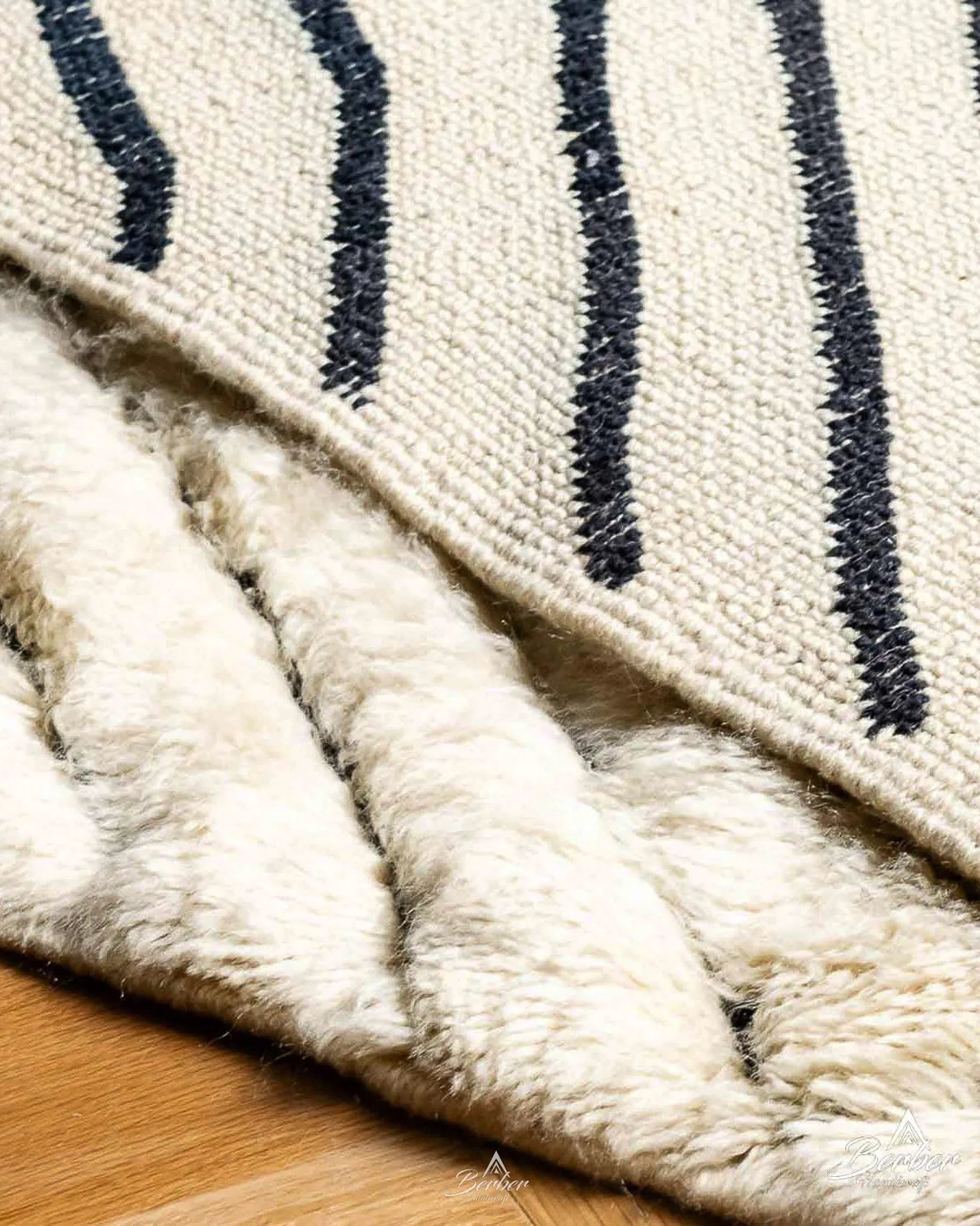 Moroccan Style Rug Runner 2 X 6 Ft | 60 X 180 Cm / With Tassels / Short (0.4” / 1 cm)