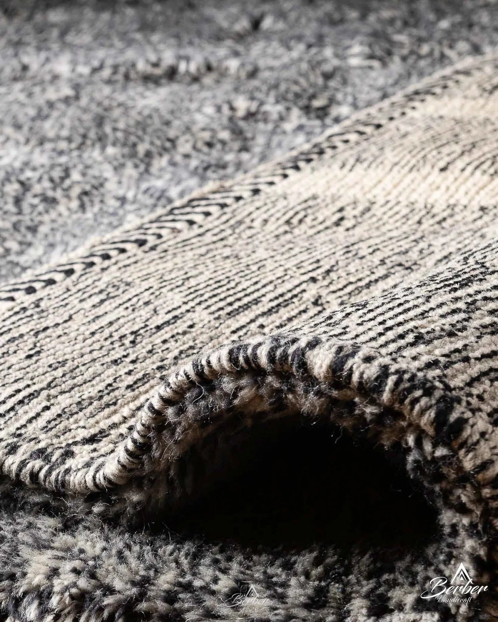 Moroccan Wool Area Rug 3 X 5 Ft | 90 X 150 Cm / With Tassels / Short (0.4” / 1 cm)