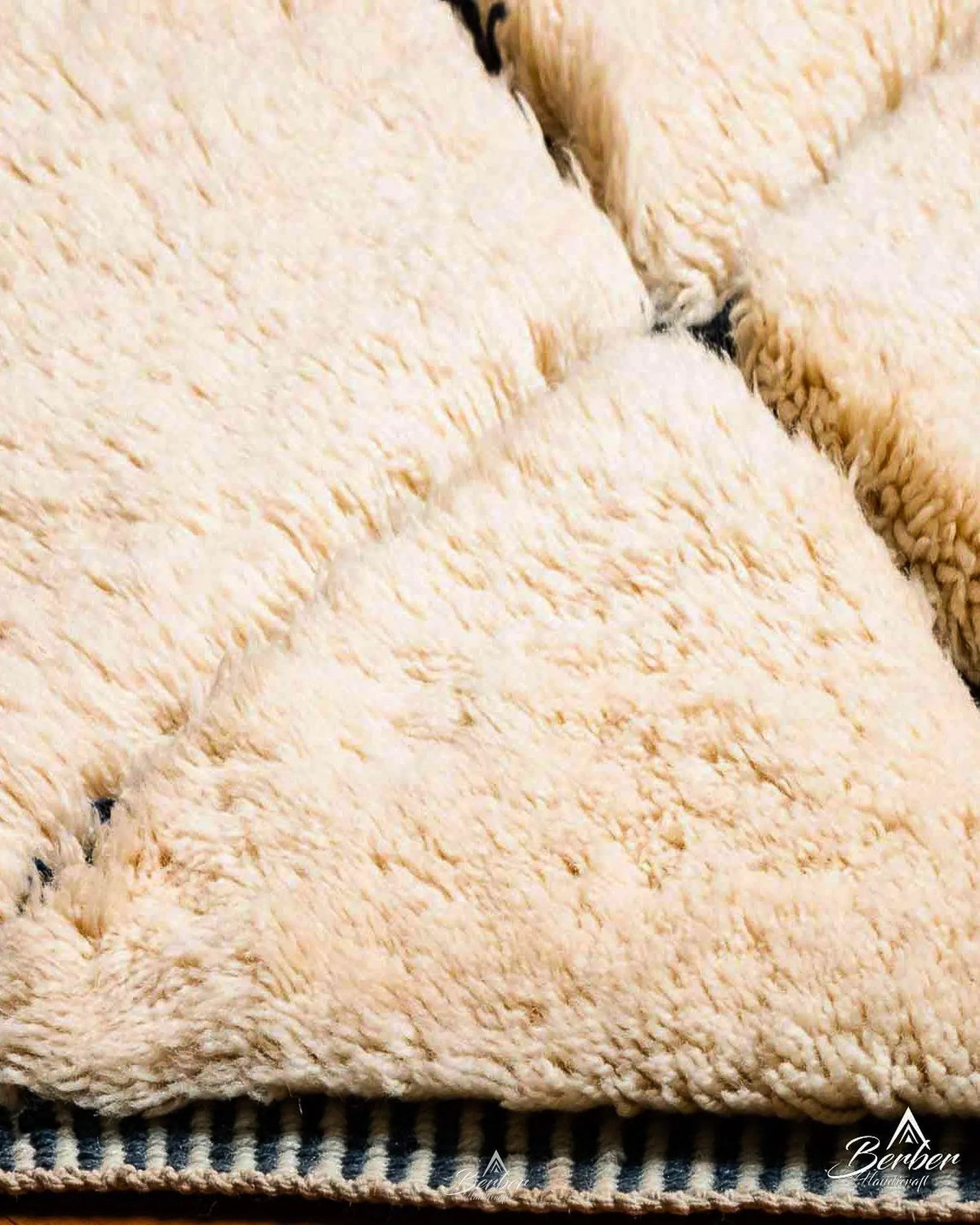Moroccan Woven Rug 3 X 5 Ft | 90 X 150 Cm / With Tassels / Short (0.4” / 1 cm)