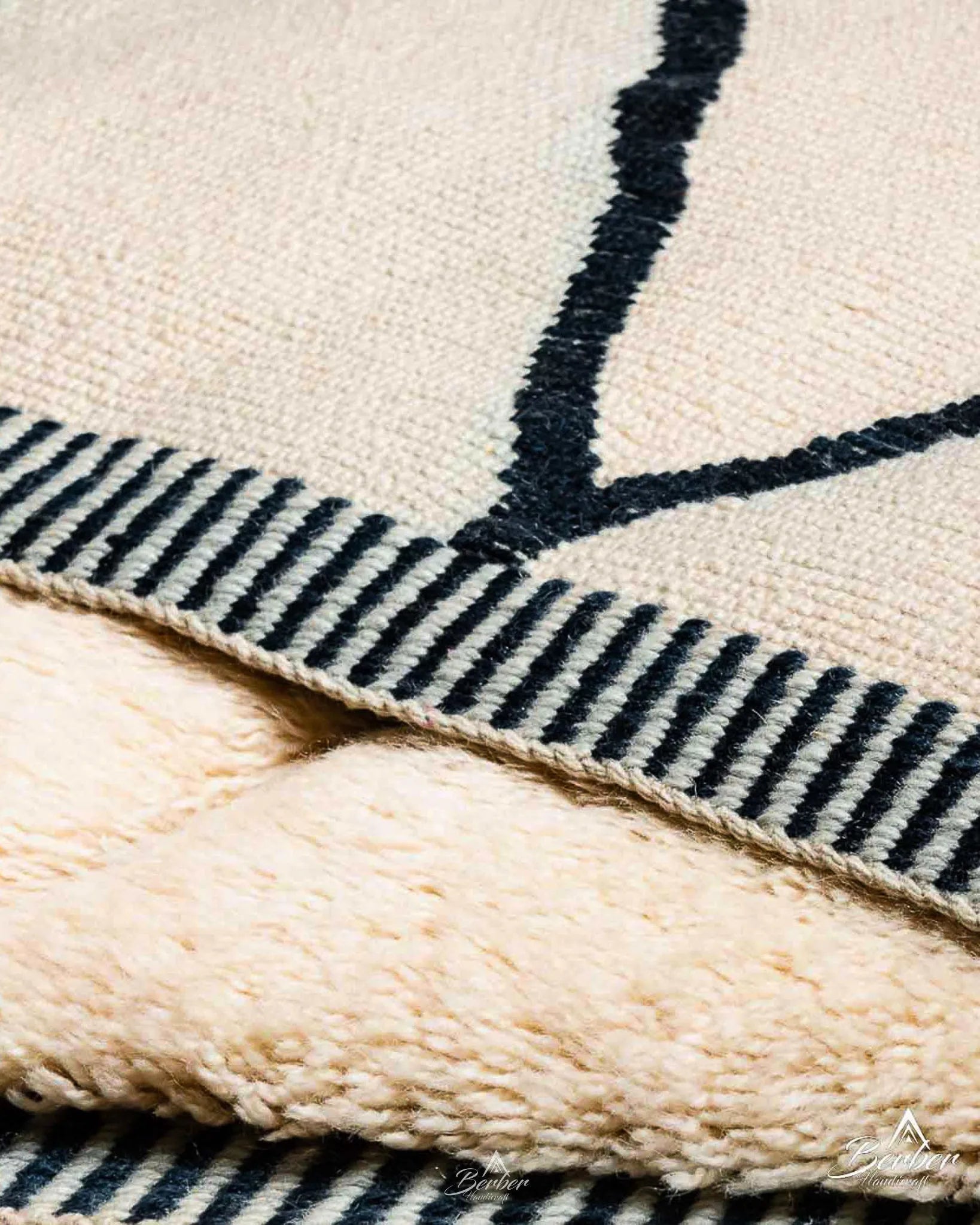Moroccan Woven Rug 3 X 5 Ft | 90 X 150 Cm / With Tassels / Short (0.4” / 1 cm)