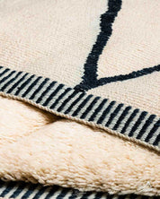 Moroccan Woven Rug 3 X 5 Ft | 90 X 150 Cm / With Tassels / Short (0.4” / 1 cm)