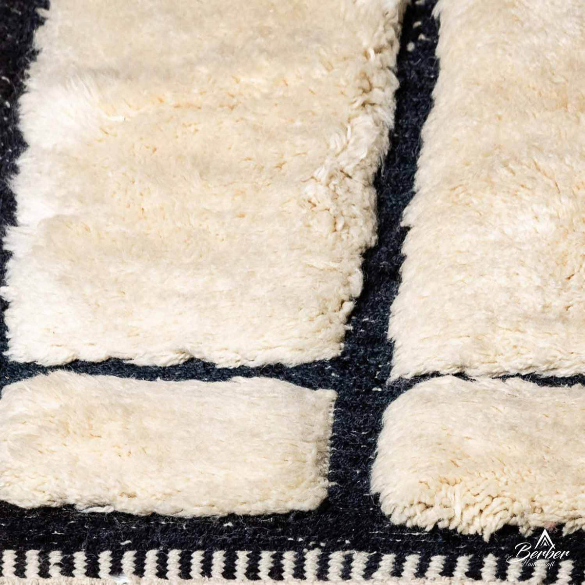 Contemporary Black and White Carpet - Berber Handicraft