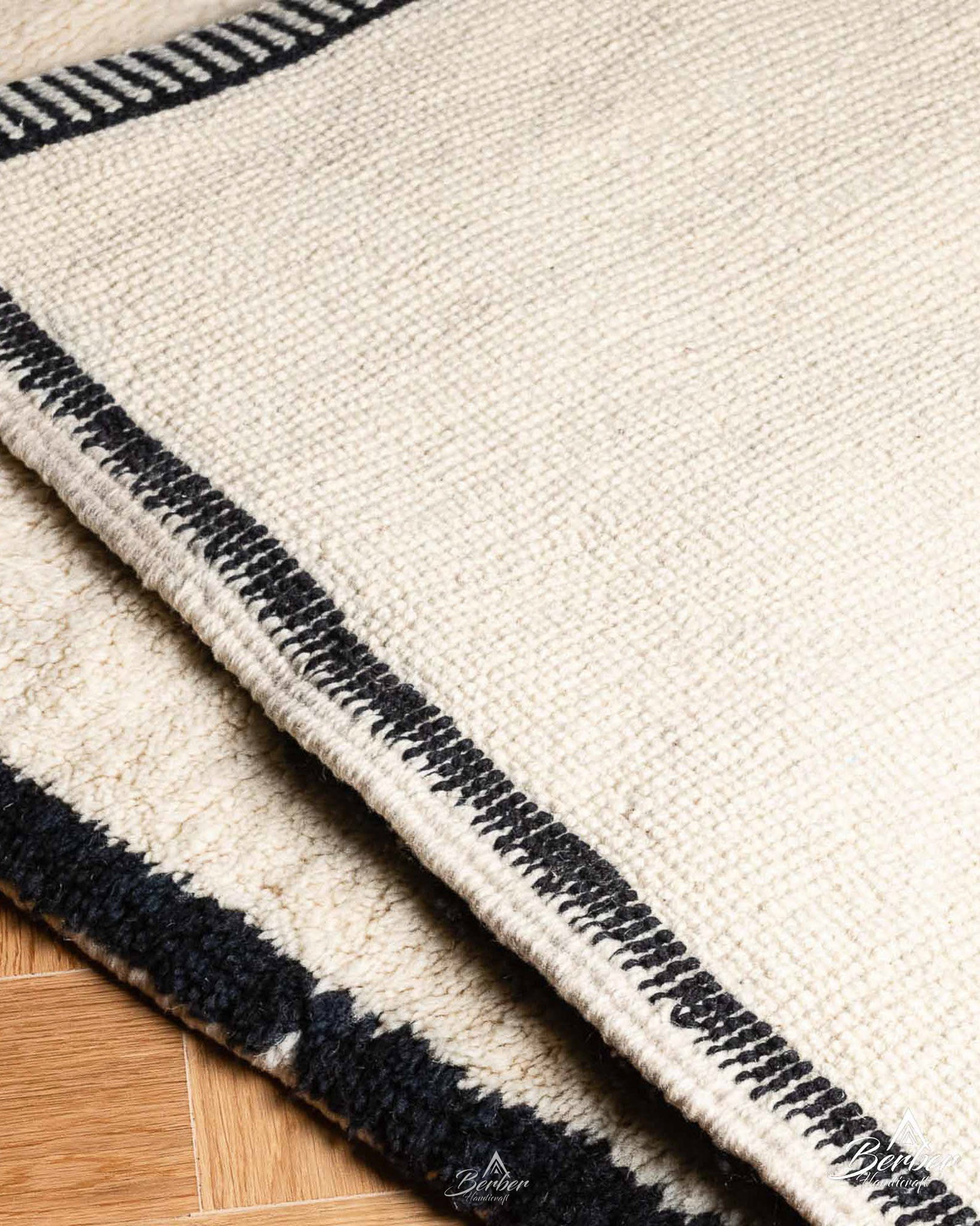 Off White Moroccan Runner Rug 2 X 6 Ft | 60 X 180 Cm / With Tassels / Short (0.4” / 1 cm)