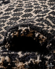 Bold Runner Rug 2 X 6 Ft | 60 X 180 Cm / With Tassels / Short (0.4” / 1 cm)
