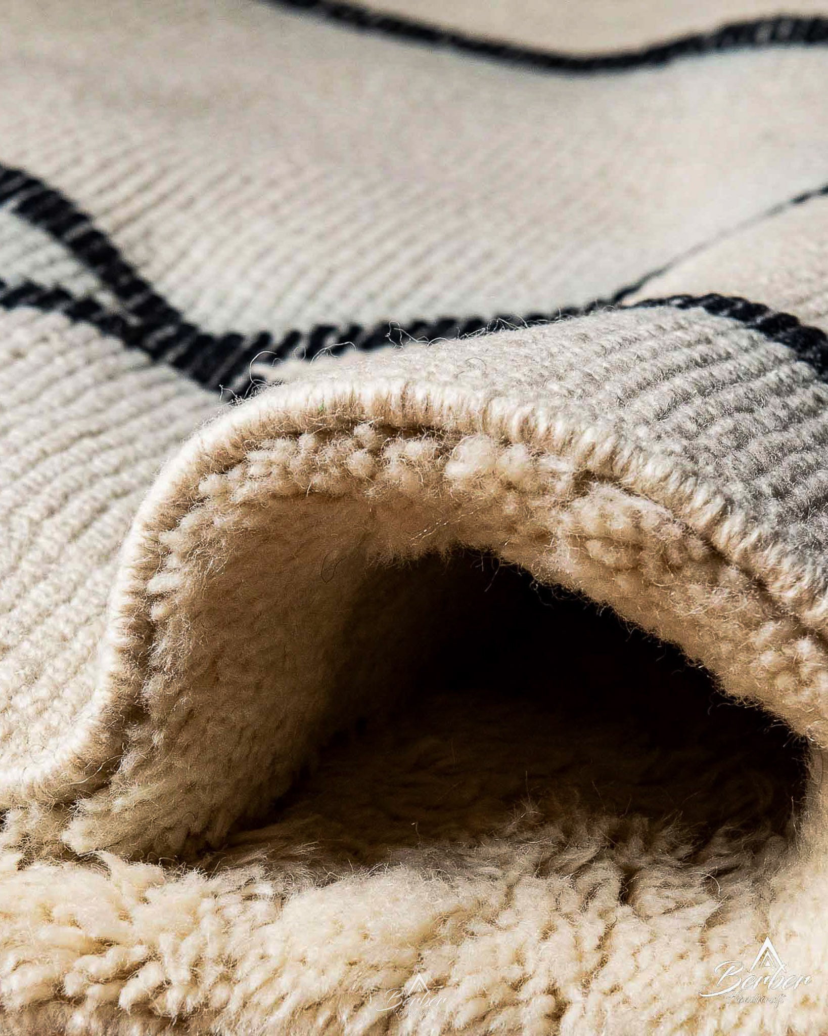 Neutral Berber Wool Rug 3 X 5 Ft | 90 X 150 Cm / With Tassels / Short (0.4” / 1 cm)