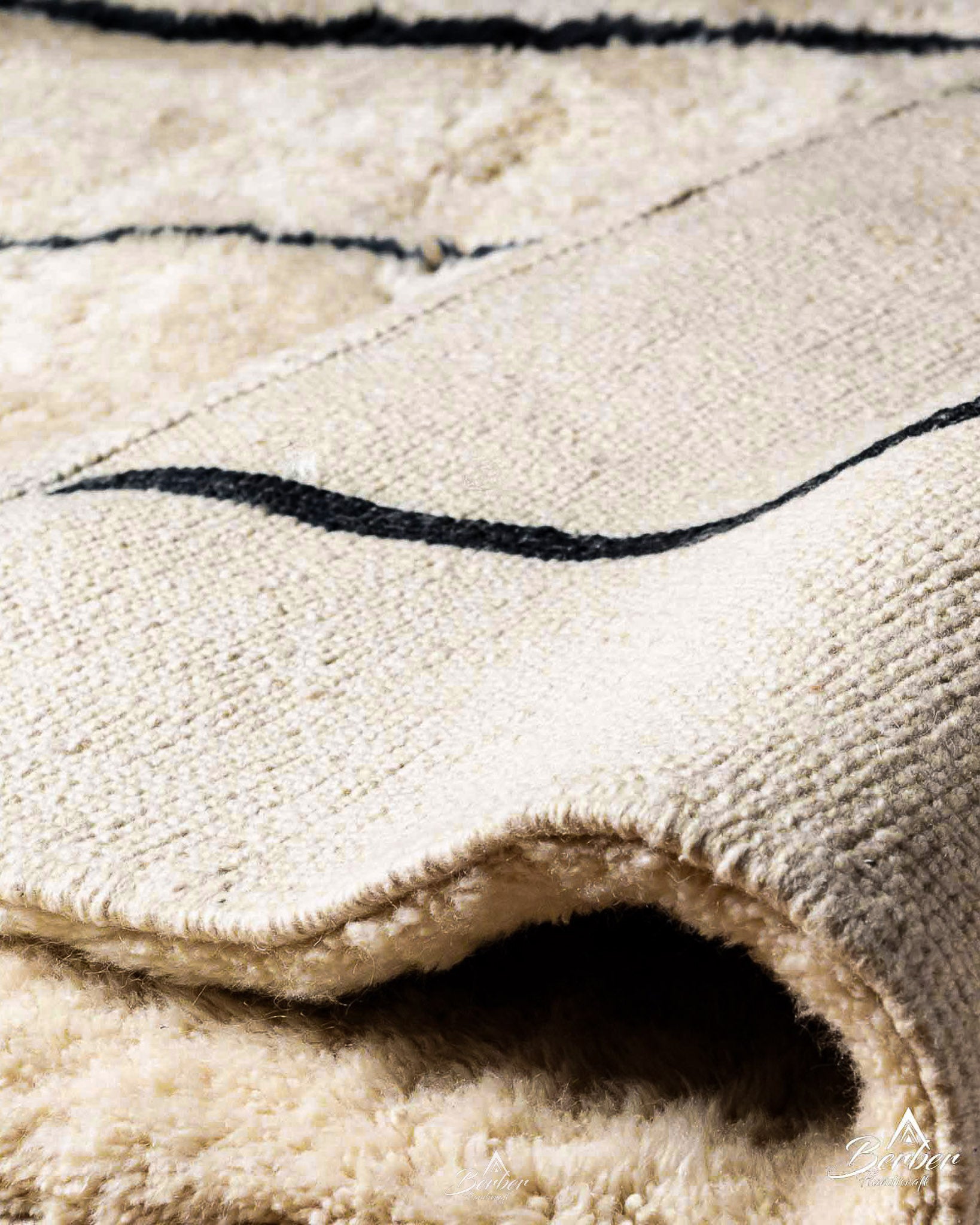 Minimalist Moroccan Rug 3 X 5 Ft | 90 X 150 Cm / With Tassels / Short (0.4” / 1 cm)